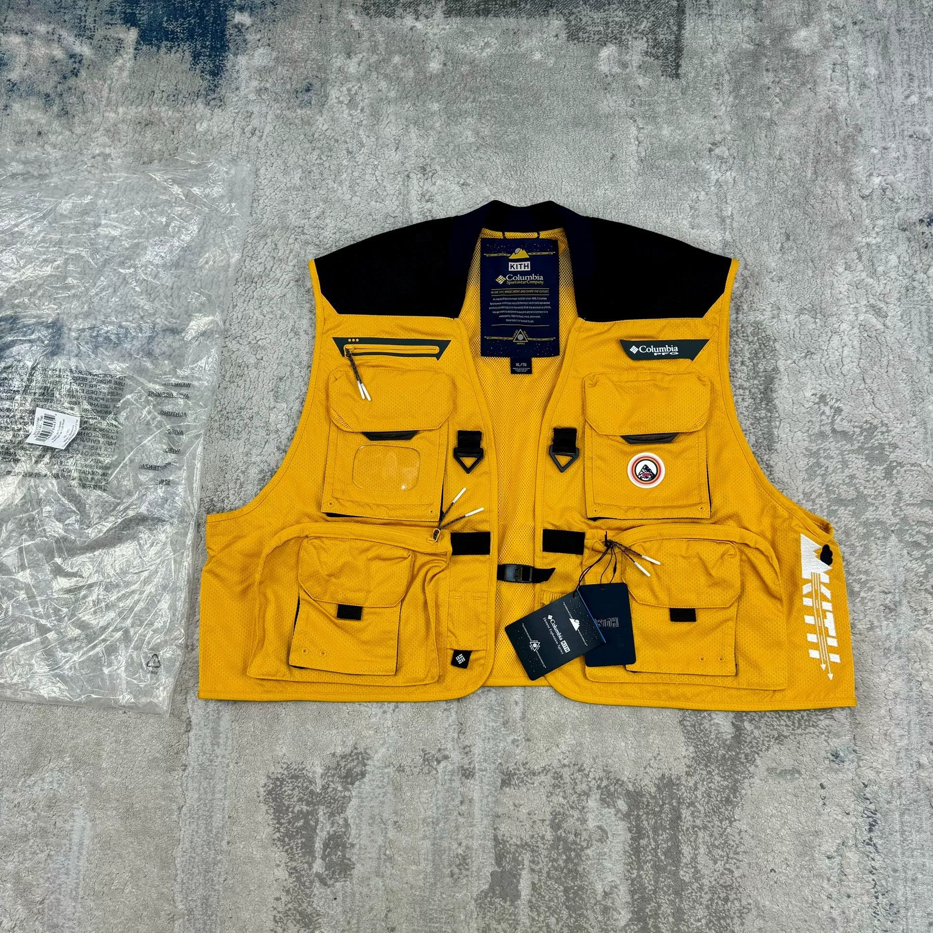 Kith Kith x Columbia Henry's Fork V Vest Size US XL / EU 56 / 4 - 1 Thumbnail