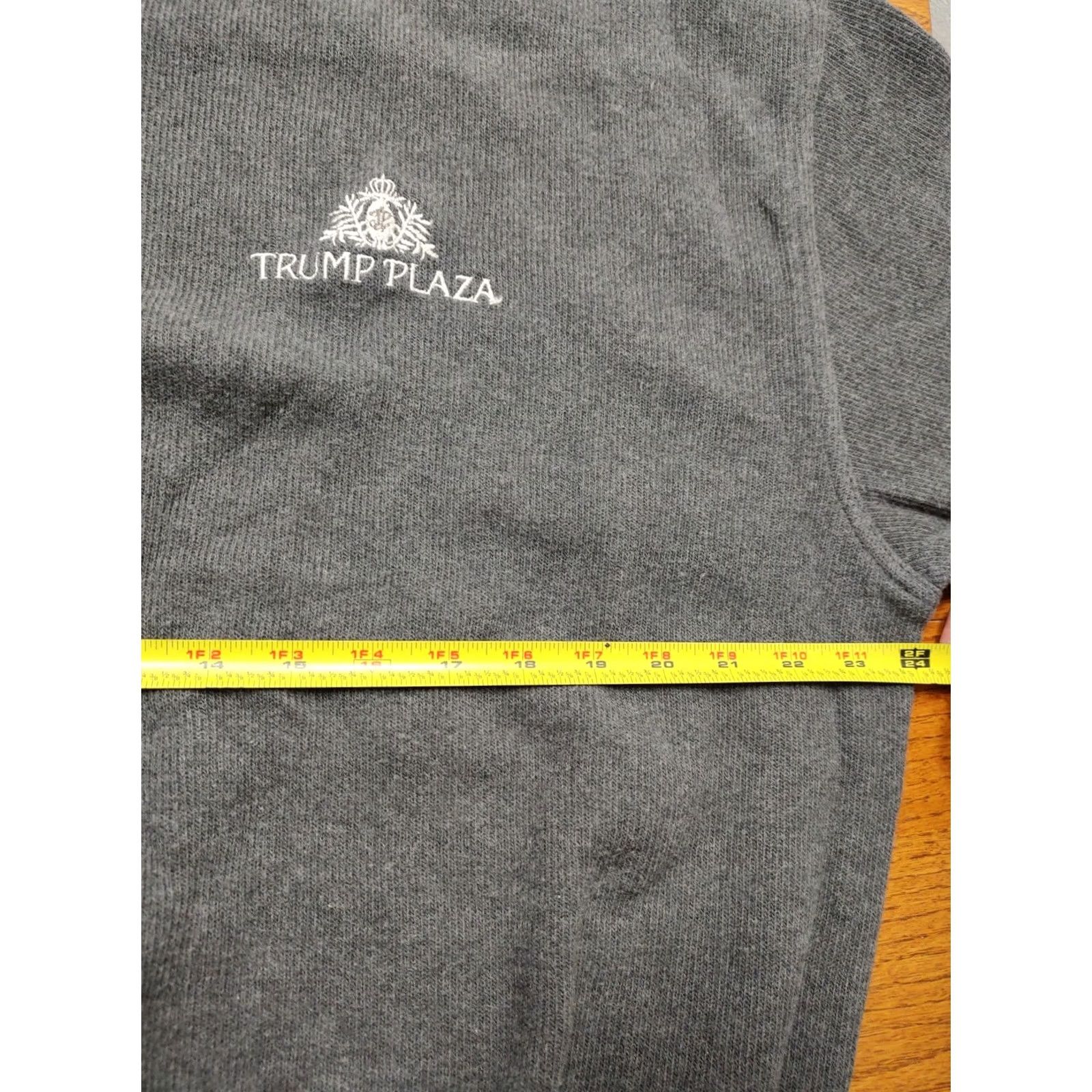 Vintage VINTAGE Trump Plaza Gray Ribbed Crewneck Sweatshirt Cotton L USA 90s Mens Size US L / EU 52-54 / 3 - 7 Thumbnail