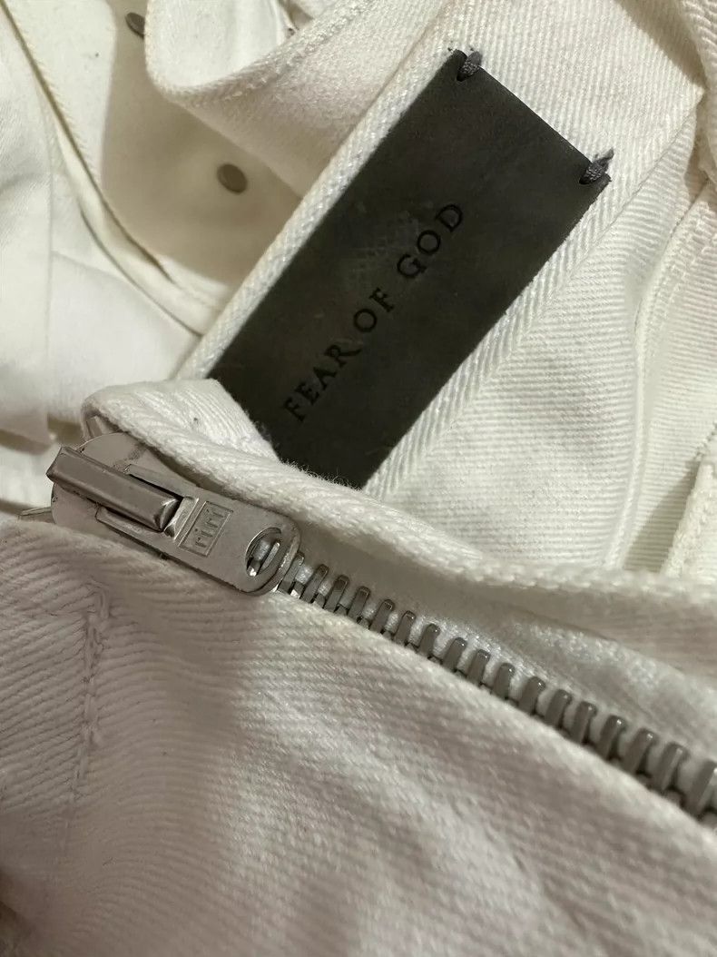Fear of God Fear of God 4th ripped white jeans Size US 34 / EU 50 - 6 Thumbnail