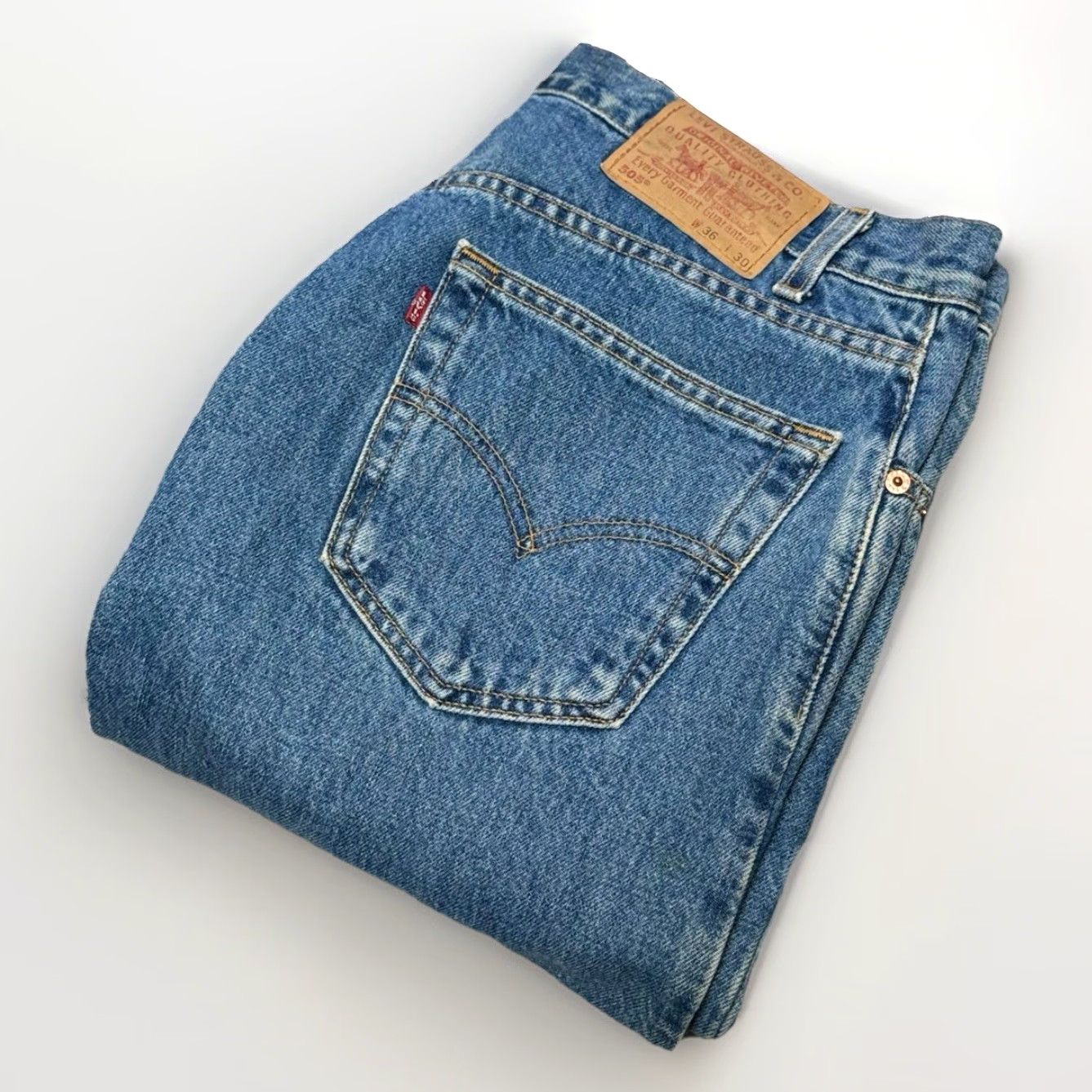 Levi's VINTAGE Levi’s 505 Jeans Mens 36x30 Regular High Rise Straight Blue Medium Wash 90s Logo 5-Pocket Mens Size US 36 / EU 52 - 2 Thumbnail