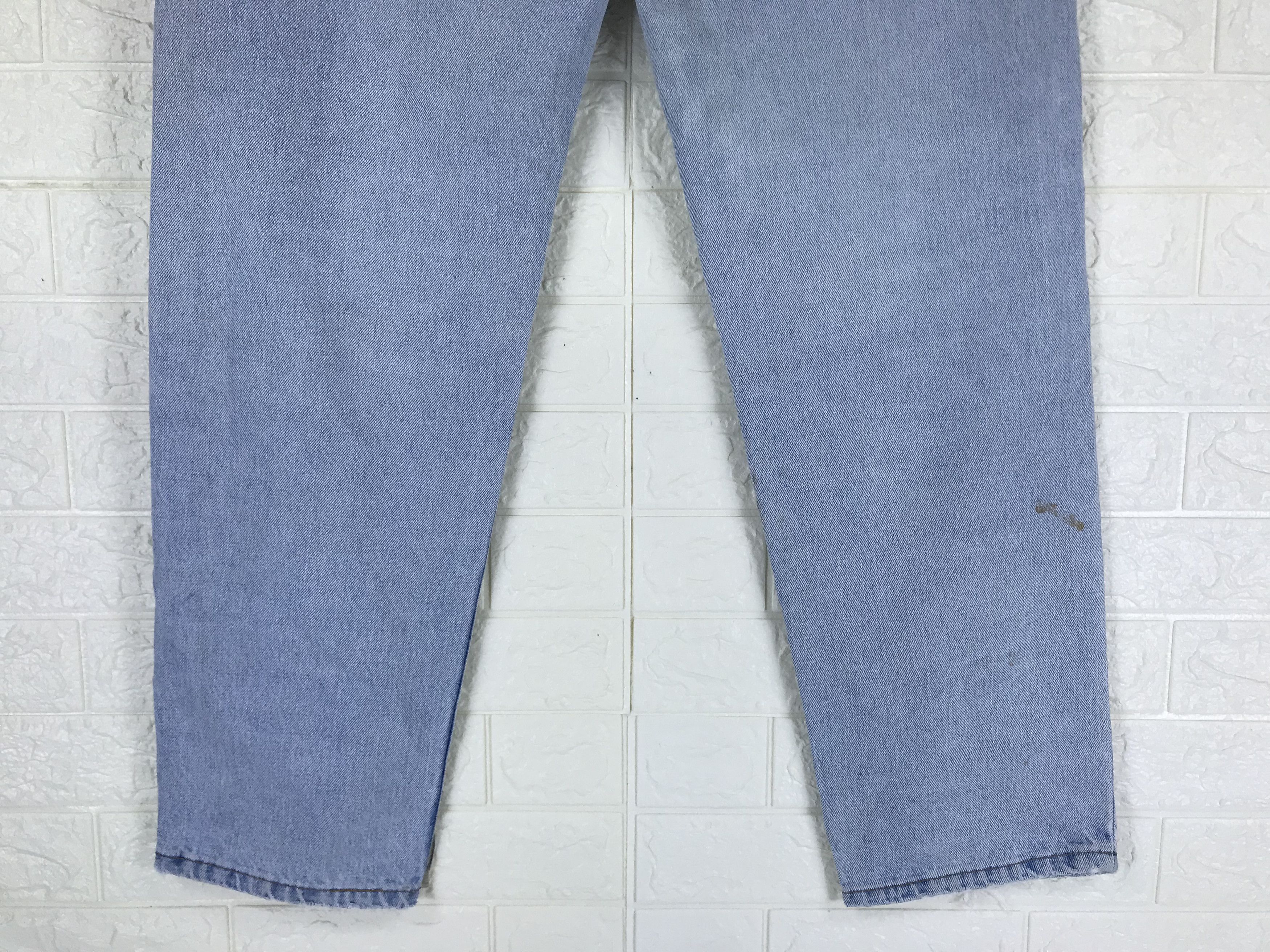 Levi's Vintage 90s Levi's 550 Relaxed Fit Jeans Light Wash Denim Size US 36 / EU 52 - 8 Thumbnail