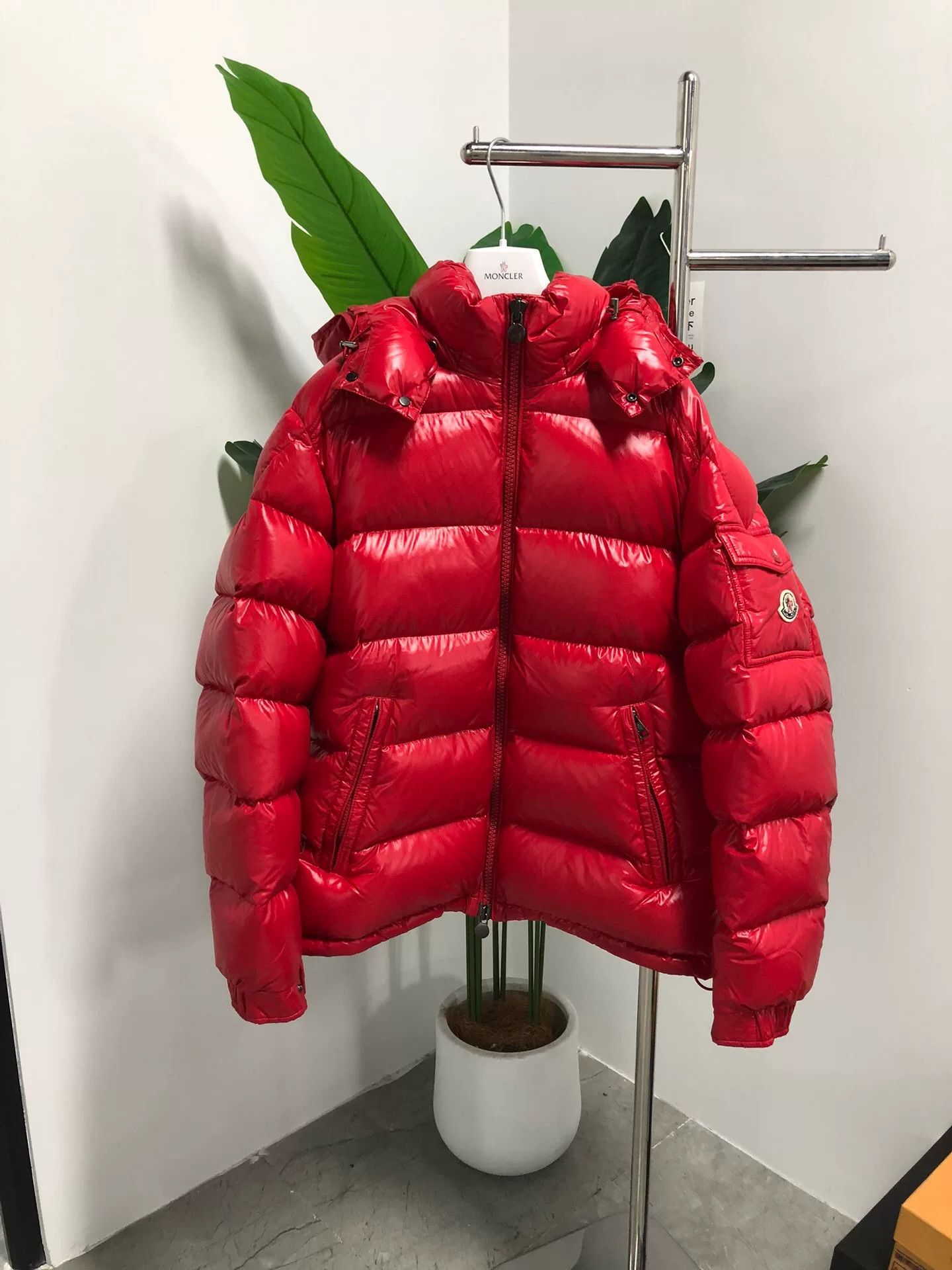 Moncler Moncler Maire Red Puffer Jacket with Hood Size XL / US 12-14 / IT 48-50 - 1 Thumbnail