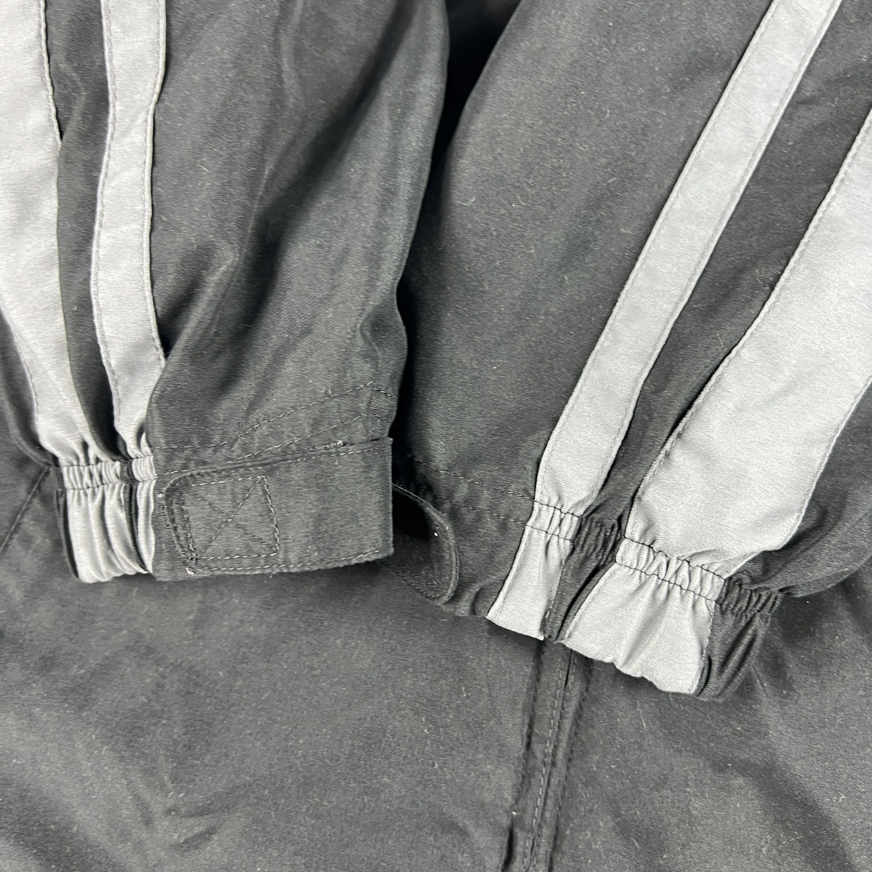 Nike Y2K Nike Track Jacket Black Grey Striped FullZip Long Sleeve Size US L / EU 52-54 / 3 - 3 Thumbnail