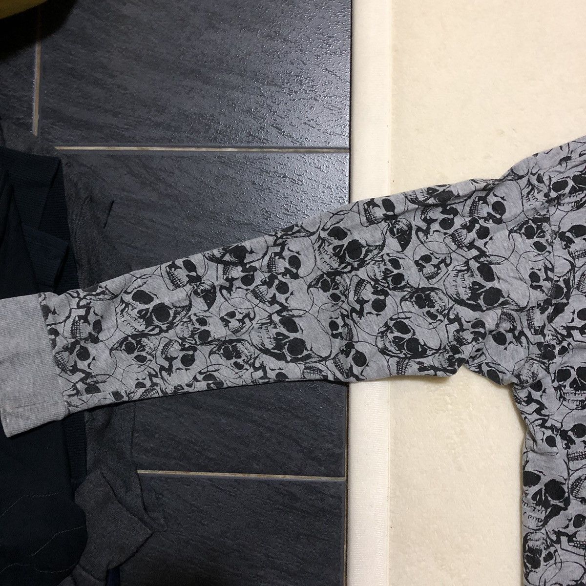 H&M H&M Skull Full Print Sweatshirt Size M / US 6-8 / IT 42-44 - 3 Thumbnail