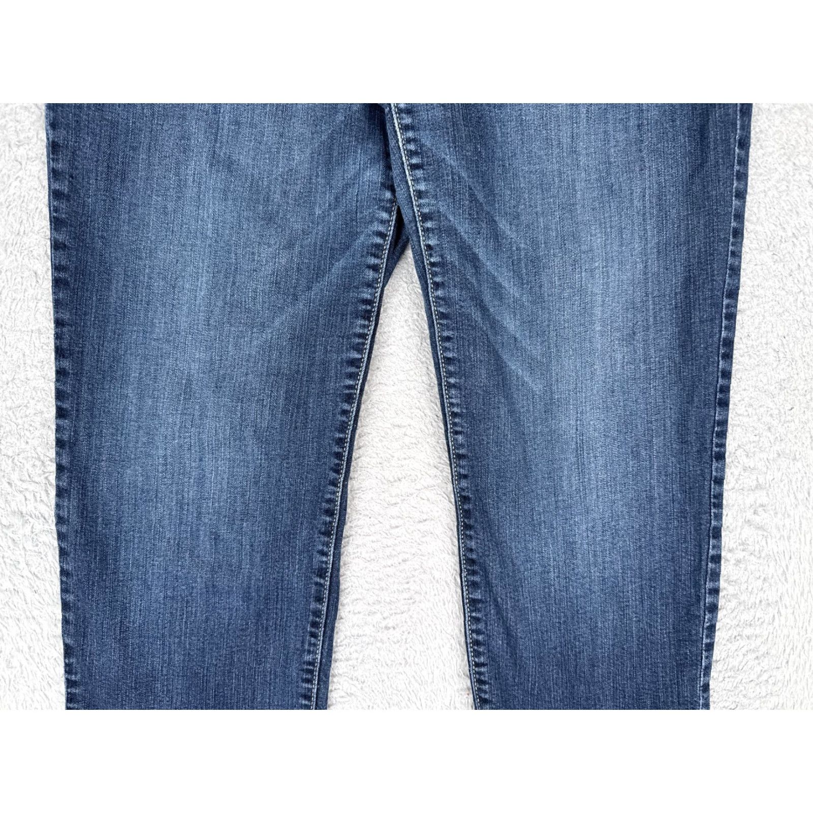 Apt. 9 Apt. 9 Crop Jeans Womens 10 Blue Medium Wash Mid Rise Stretch Distressed 31x26 Size 32" / US 10 / IT 46 - 3 Thumbnail