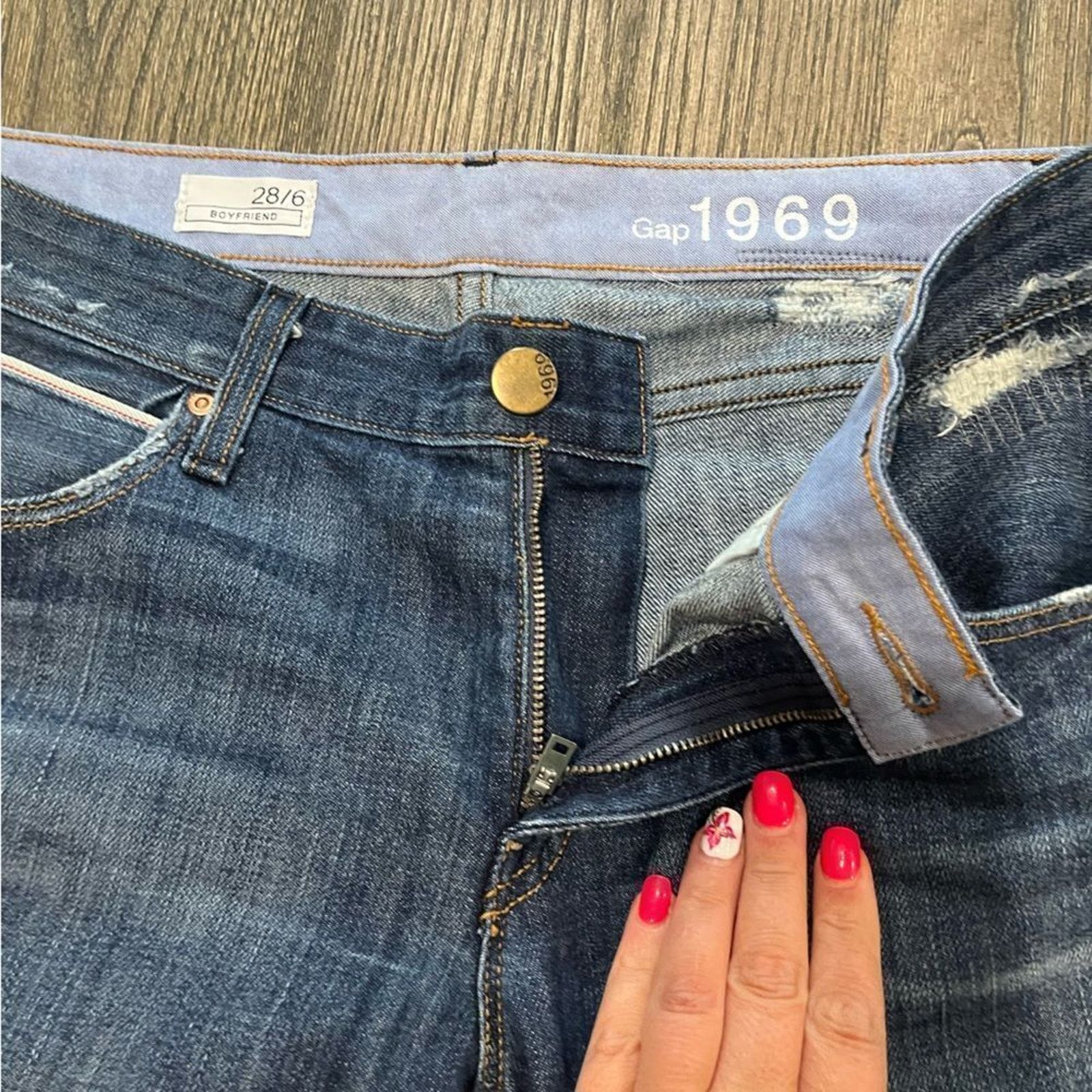 Gap Gap Boyfriend Denim Capris Rolled Cuff Distressed Size 28/6 Size 28" / US 6 / IT 42 - 9 Thumbnail
