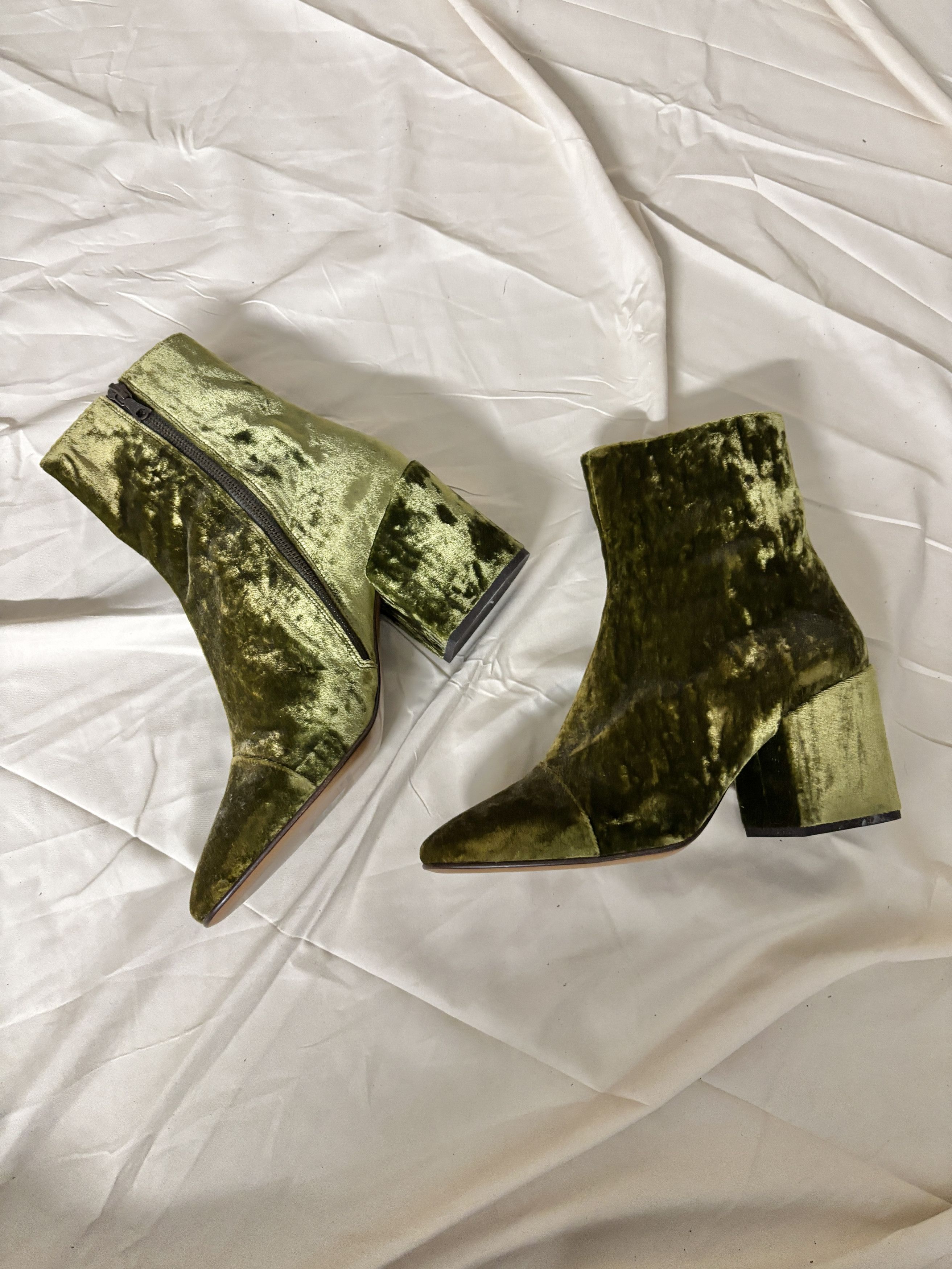 Dries Van Noten Dries Van Noten Green Velvet Ankle Boots, Runway A/W15 Size US 10 / IT 40 - 5 Thumbnail