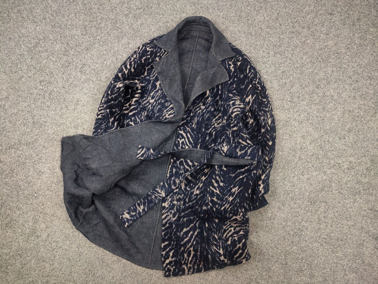 Max Mara Max Mara Weekend Virgin Wool Animal reversible Coat Jacket Size L / US 10 / IT 46 - 6 Thumbnail