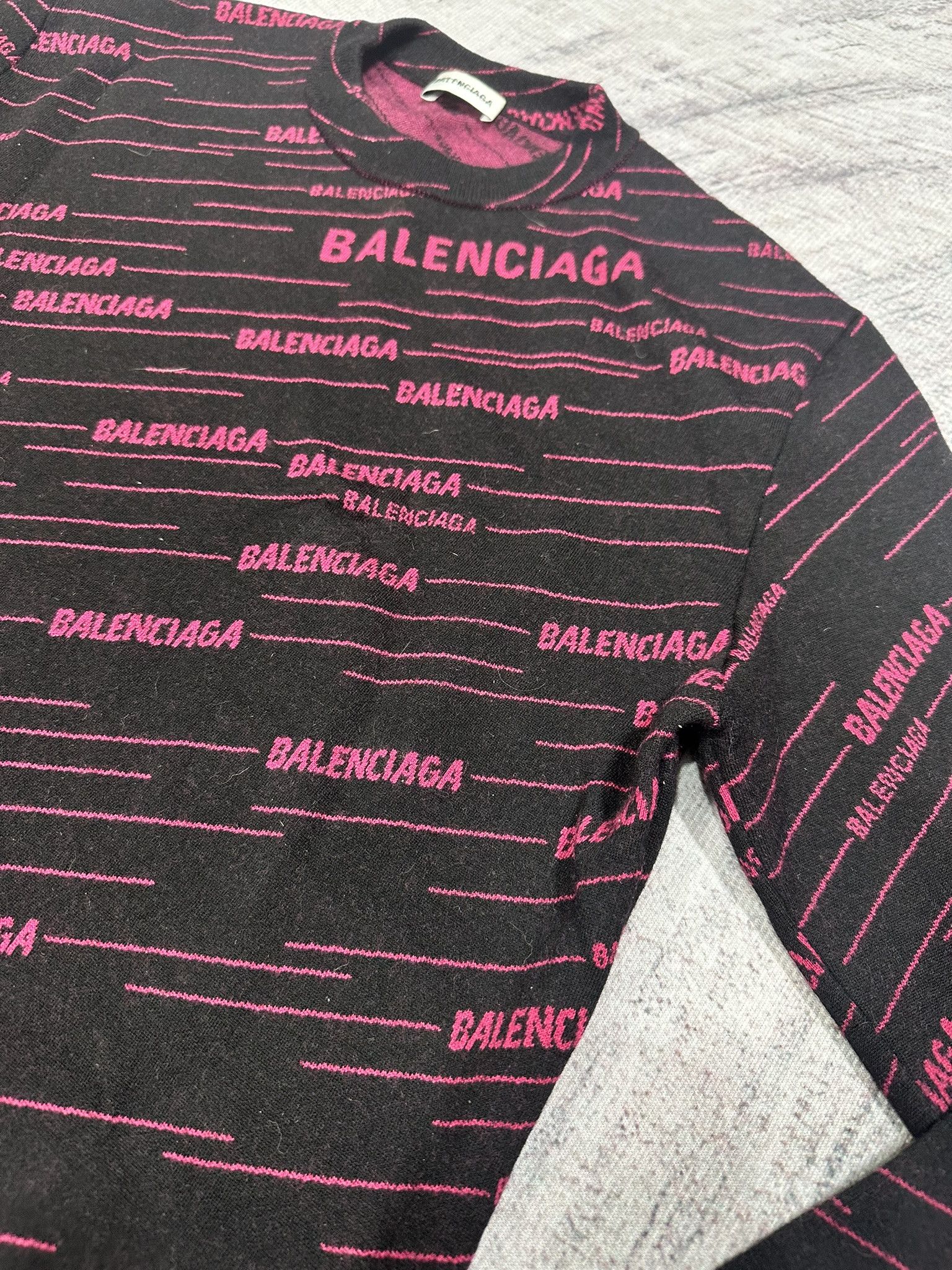 Balenciaga Balenciaga Sweater Diagonal Allover Logo Black and Pink Wool Size US S / EU 44-46 / 1 - 5 Thumbnail