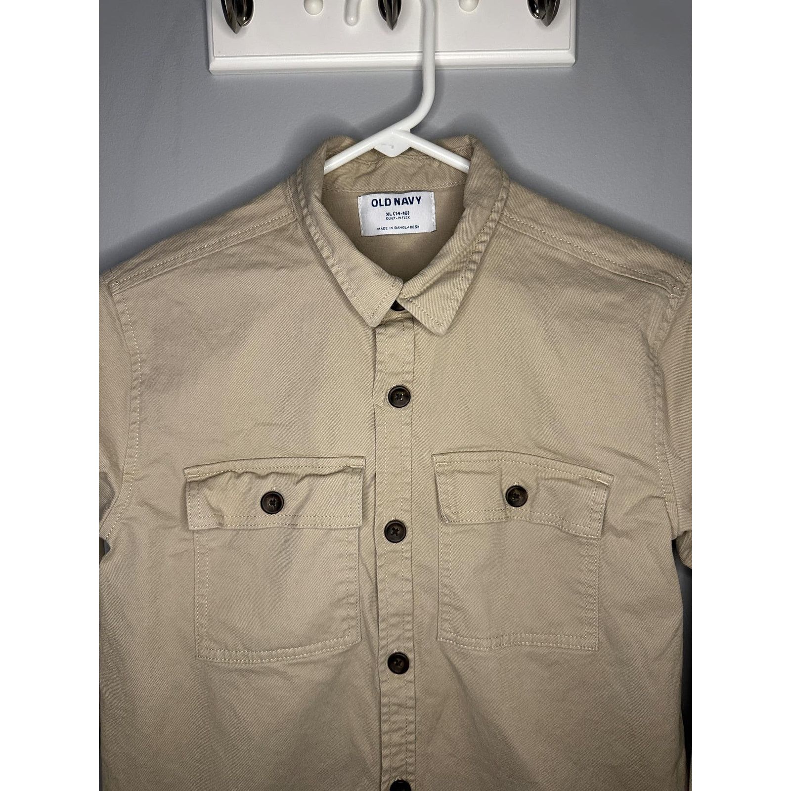 Old Navy Old Navy Built-In Flex Button-Up Shirt Beige Boys L (14-16) Size US L / EU 52-54 / 3 - 2 Thumbnail