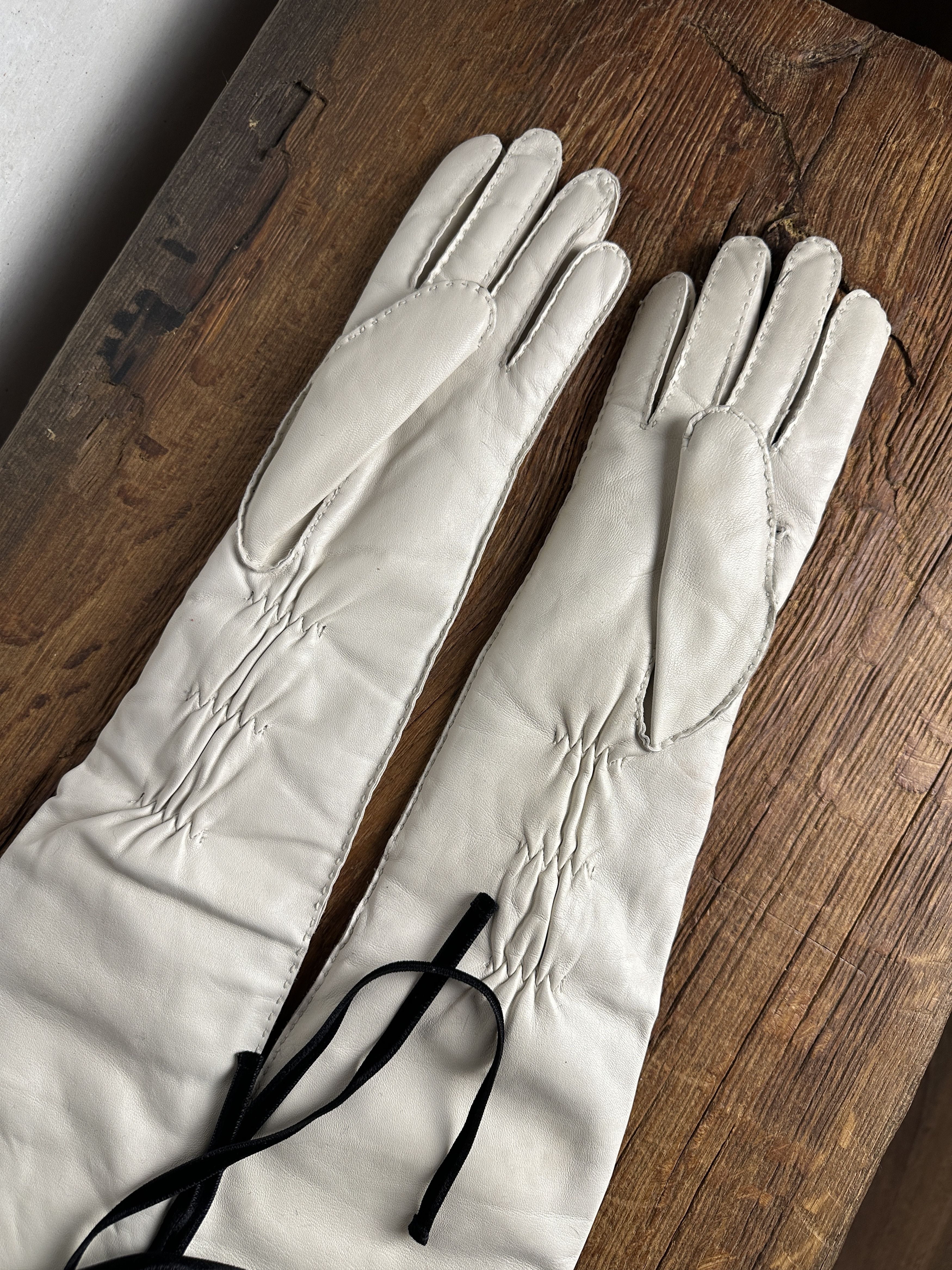 Ann Demeulemeester Ann Demeulemeester Off White Joris Long Gloves Size ONE SIZE - 5 Thumbnail