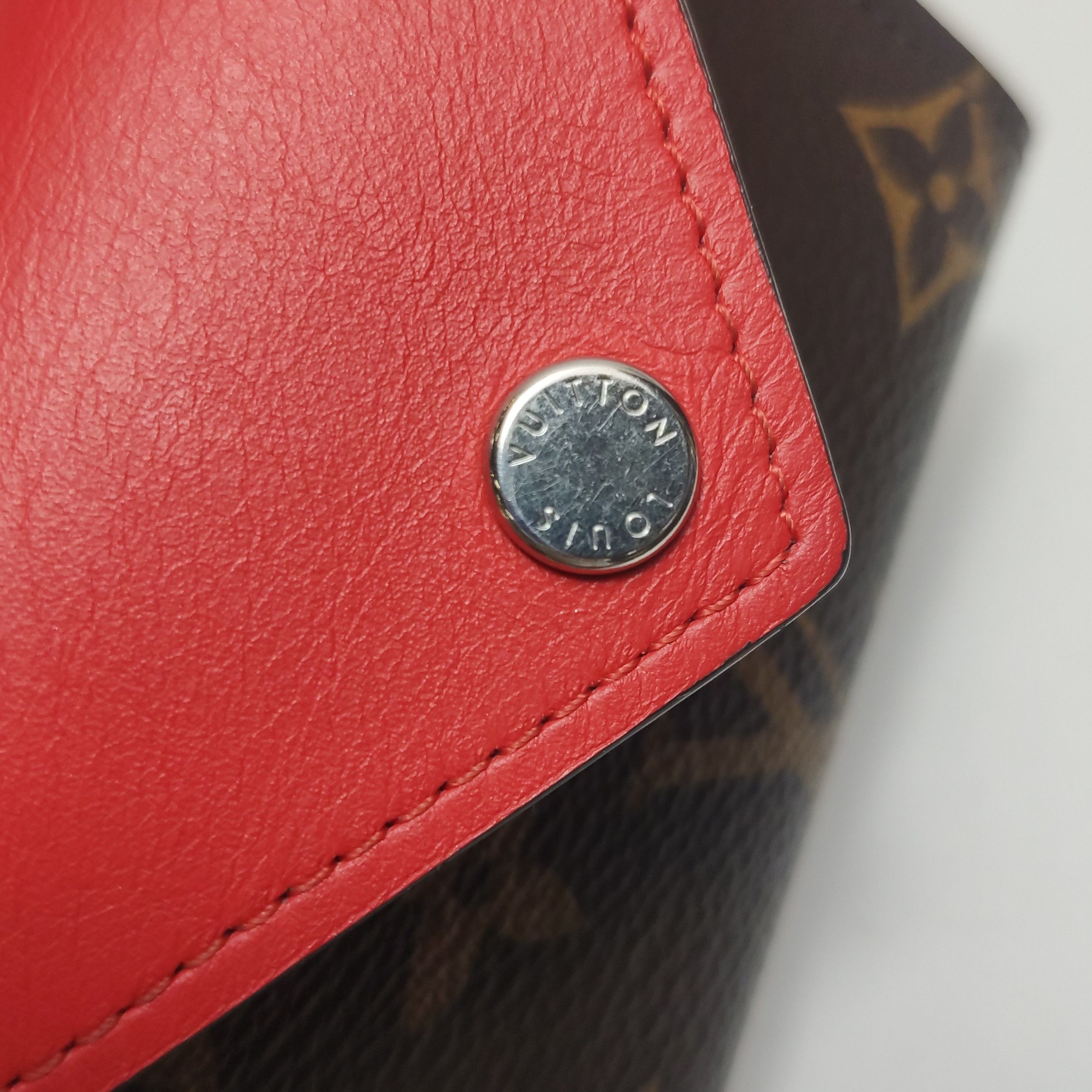 Louis Vuitton Louis Vuitton (LV) Arsene cowhide vegetable tanned leather Size ONE SIZE - 6 Thumbnail