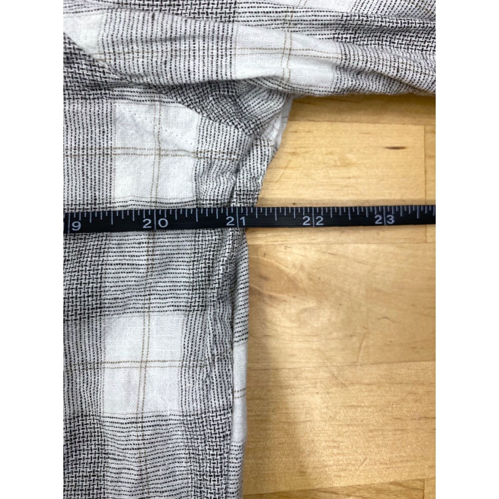 Banana Republic Banana Republic Button-Up Shirt Mens 15.5 Long Sleeve White Check 6355 Size US L / EU 52-54 / 3 - 5 Thumbnail