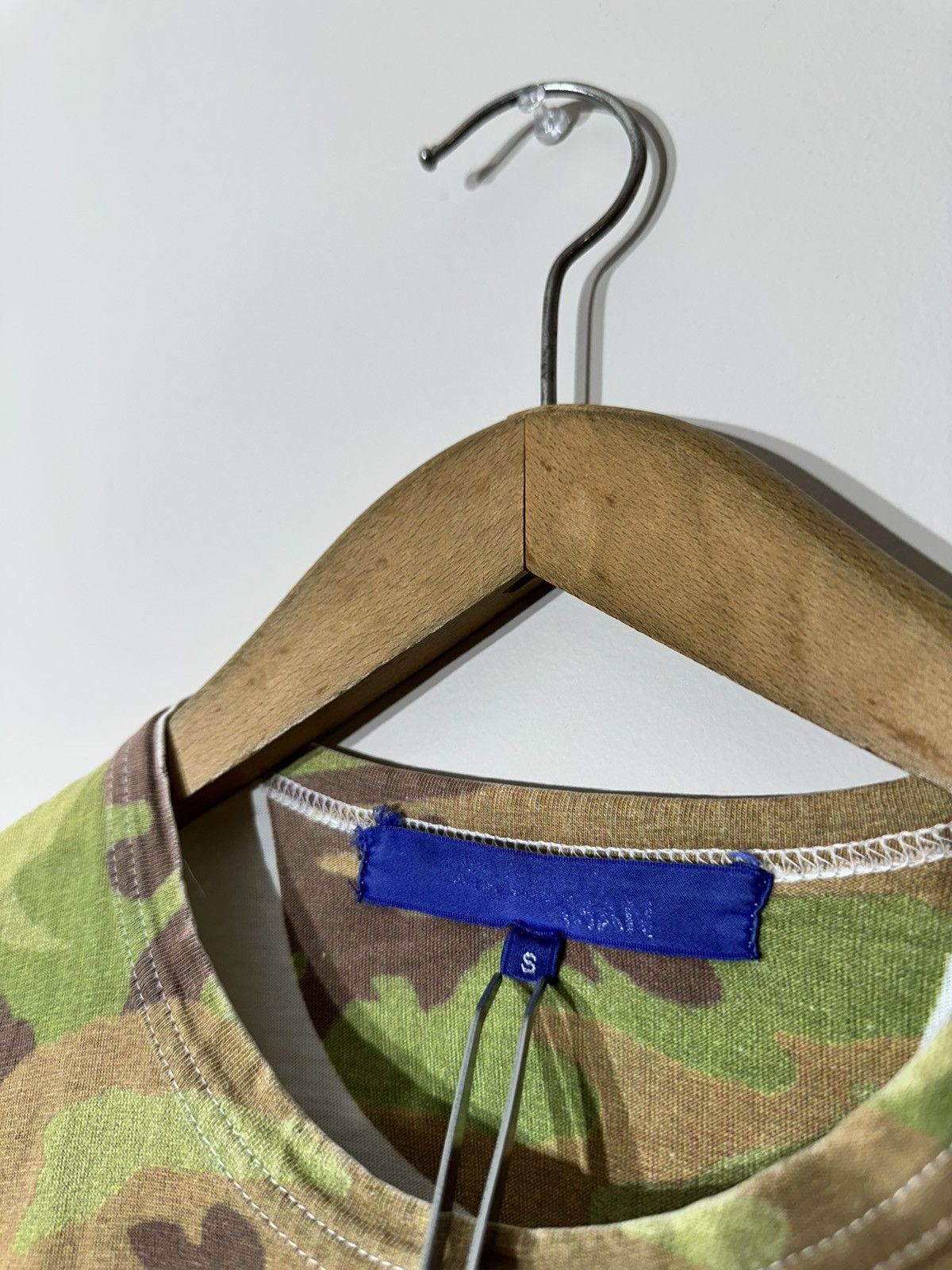 Junya Watanabe Junya Watanabe ss04 “The Banner Over Us is Love” tshirt Size US S / EU 44-46 / 1 - 3 Thumbnail