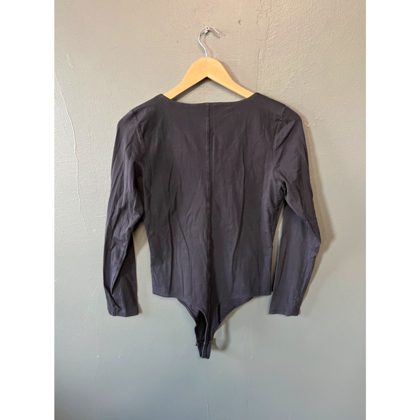 Everlane Everlane Shirt Women Long Sleeve V-Neck Body Suit Size L Black Size L / US 10 / IT 46 - 2 Thumbnail
