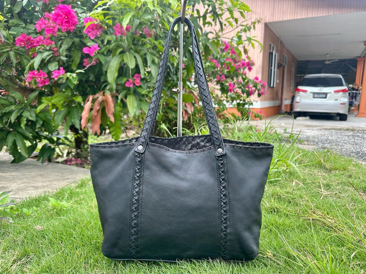 Bottega Veneta Authentic Bottega Veneta Nappa Nylon Reversible Butterfly Size ONE SIZE - 1 Thumbnail