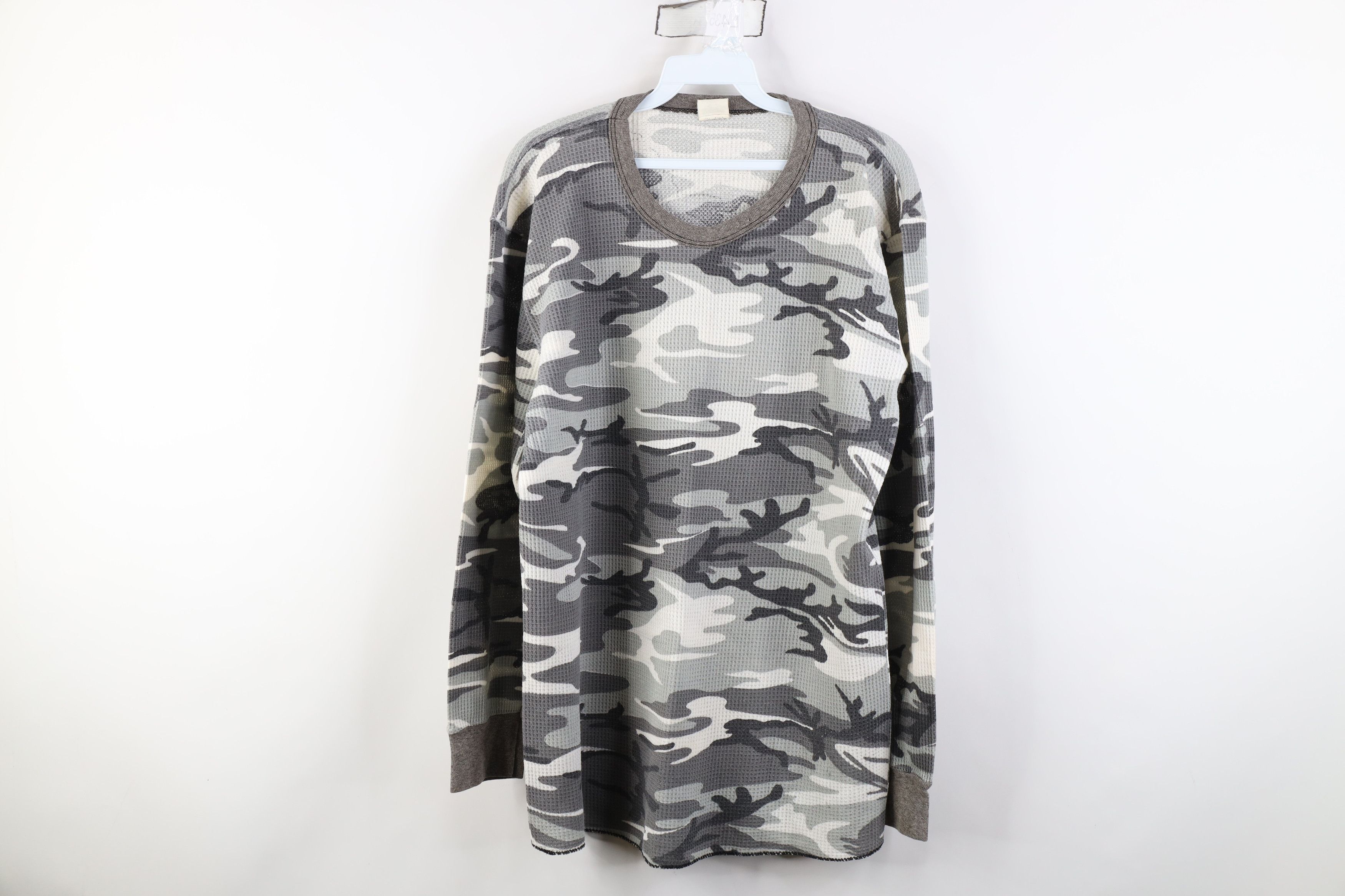 Vintage Vintage 90s Streetwear Knit Camouflage Long Sleeve T-Shirt Size US L / EU 52-54 / 3 - 1 Thumbnail