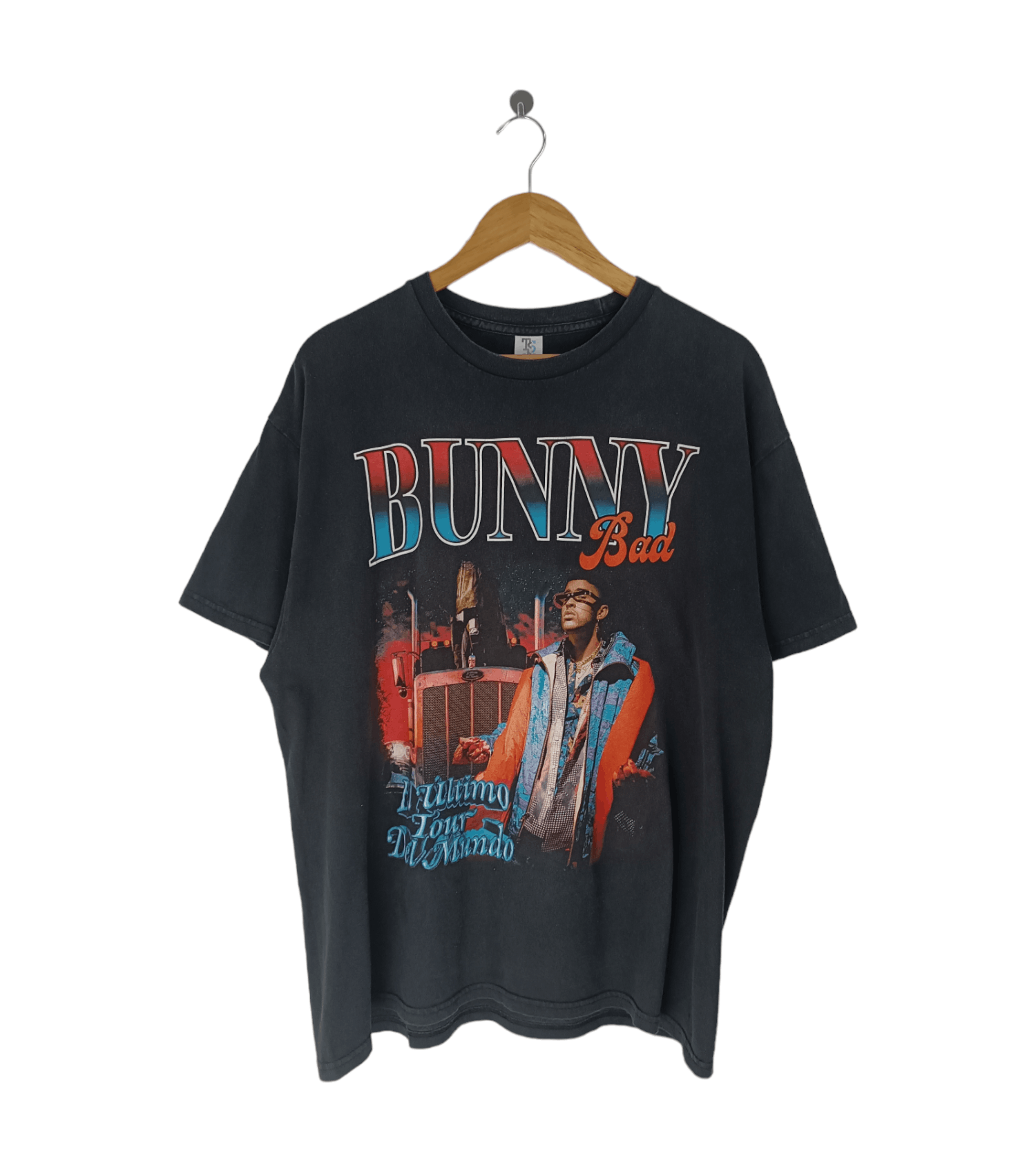 Rap Tees VINTAGE FADED BAD BUNNY EL ULTIMO TOUR DEL MUNDO TEE Size US XL / EU 56 / 4 - 1 Thumbnail