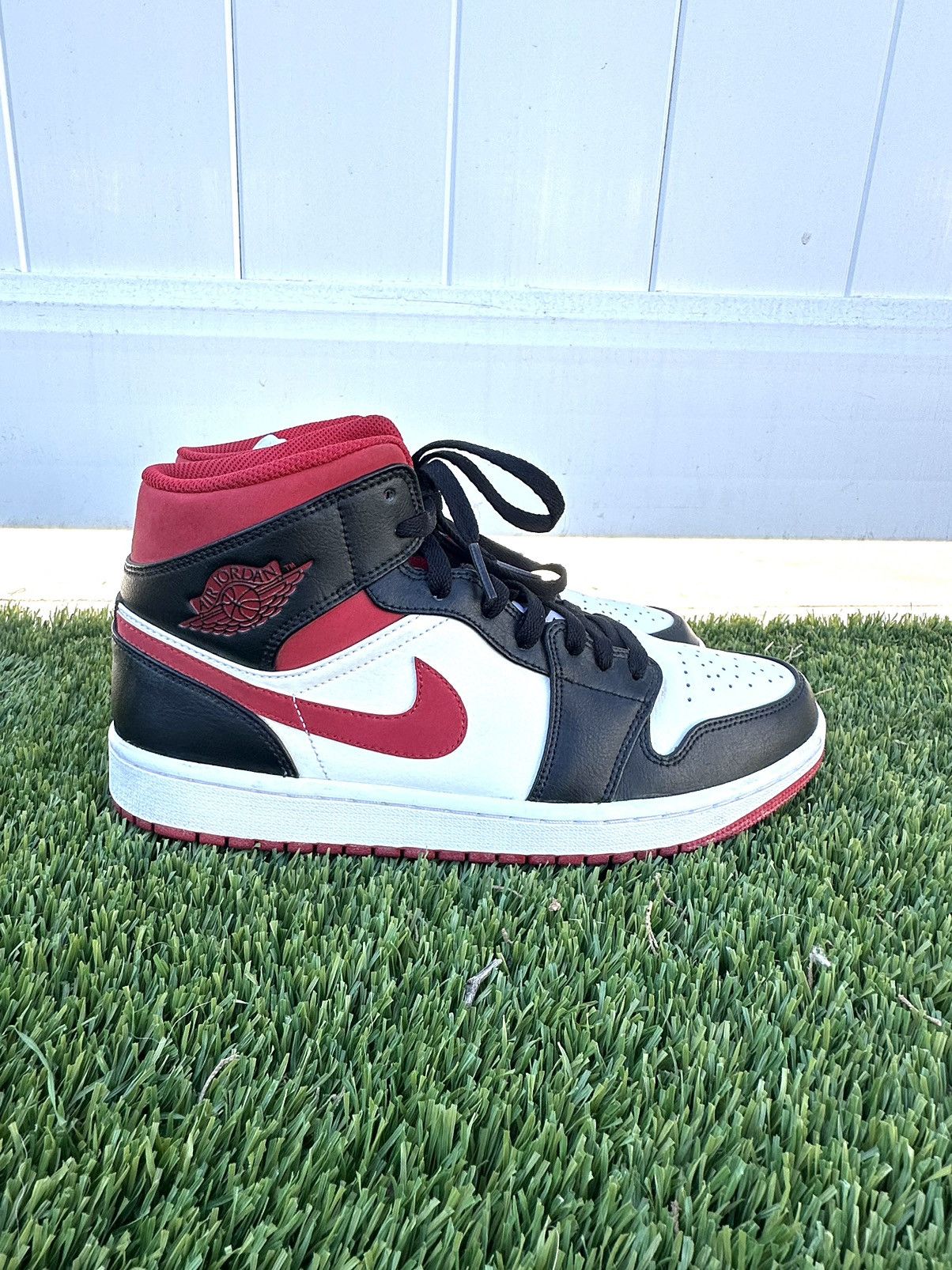 Jordan Brand × Nike Nike Air Jordan 1 Mid Gym Red Black White Sneakers Size US 9.5 / EU 42-43 - 1 Thumbnail