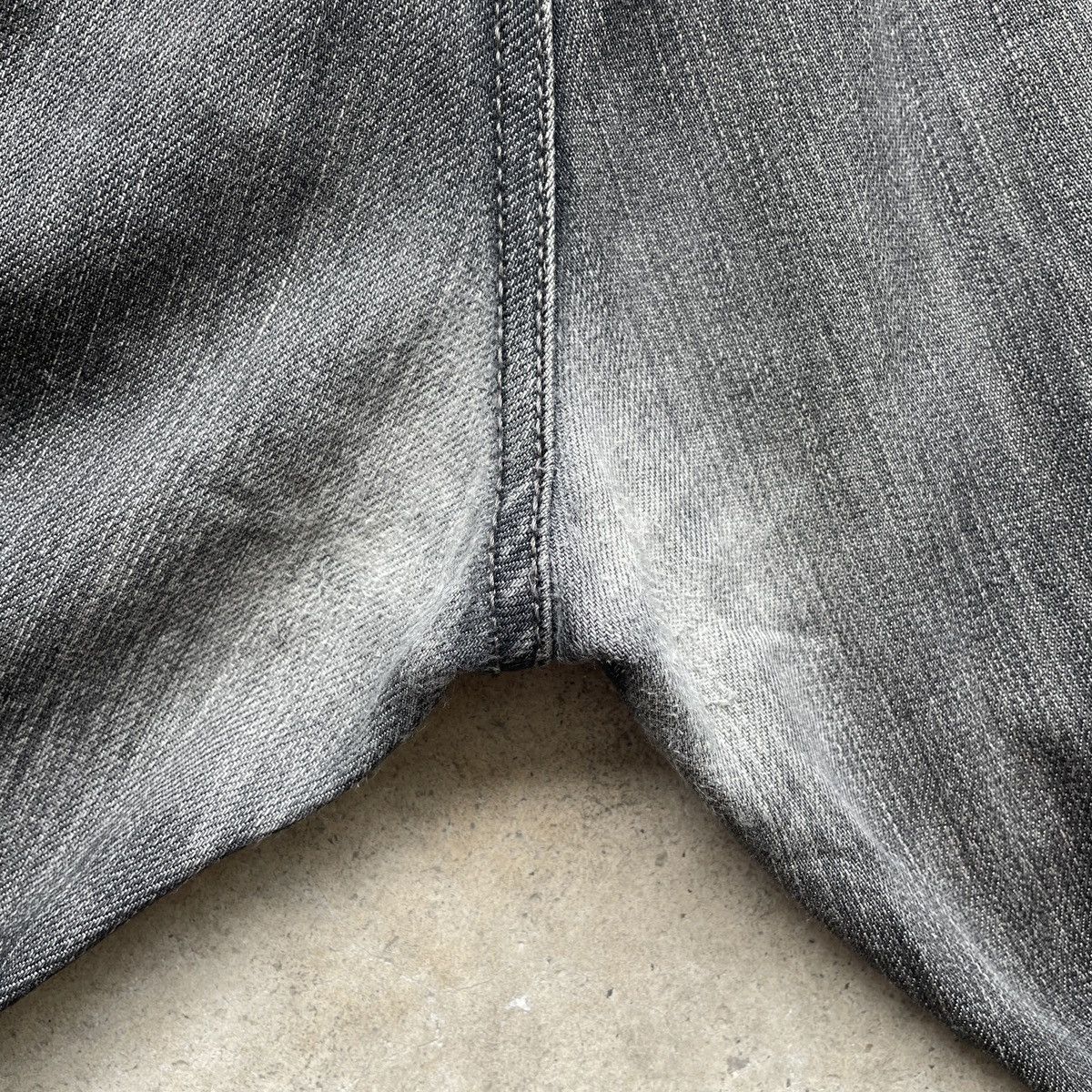Louis Vuitton Vintage Louis Vuitton LV Black Faded Jeans Pants Denim W35 Size US 35 - 12 Thumbnail