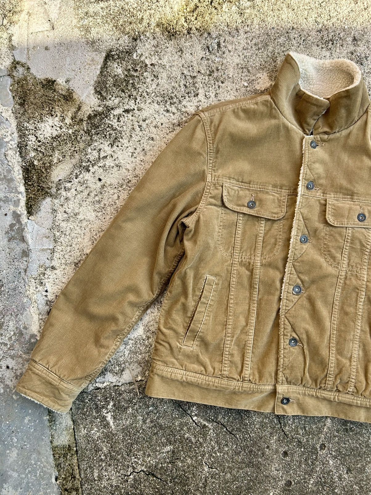 GU Vintage 1990s GU Corduroy Sherpa-Lined Trucker Jacket. Size US M / EU 48-50 / 2 - 3 Thumbnail