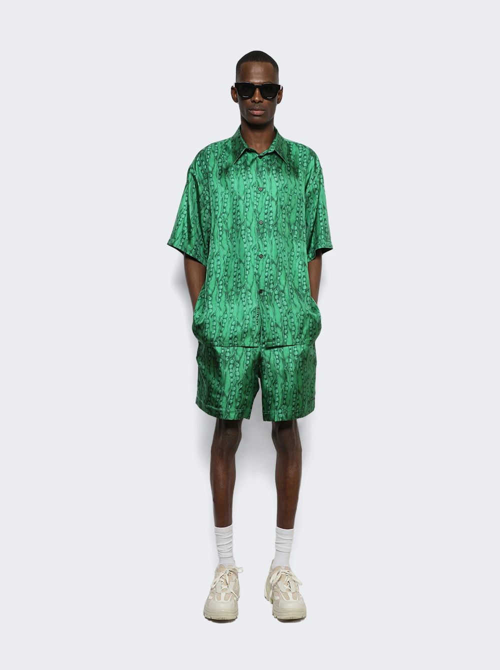 Givenchy o1mle0426 Formal Elastic Shorts in Green Size US 36 / EU 52 - 2 Thumbnail