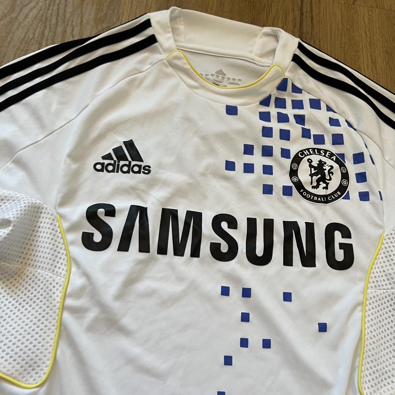 Adidas Chelsea 2010-11 Adidas white and yellow home shirt Size US S / EU 44-46 / 1 - 3 Thumbnail