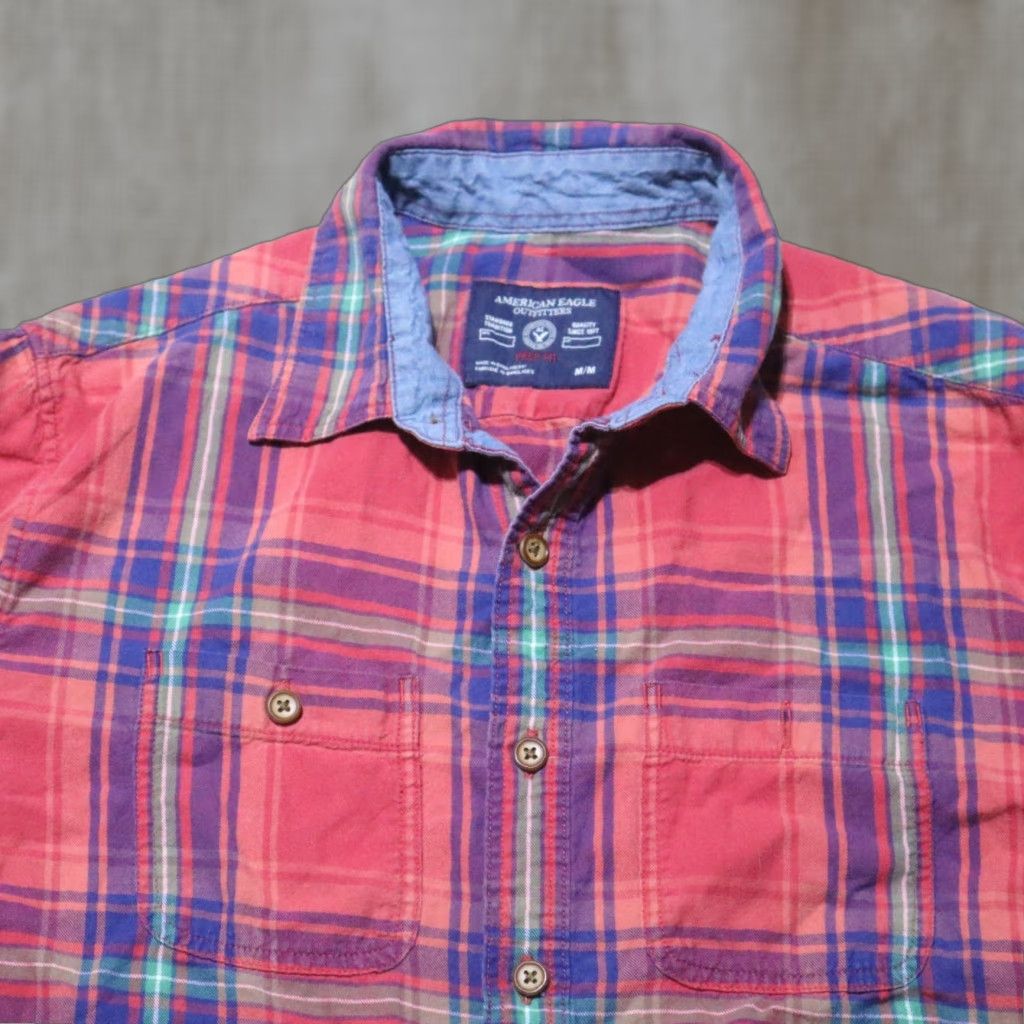 American Eagle Outfitters VINTAGE American Eagle Outfitters Button-Up Shirt Mens M Plaid Red Blue 90s Concert Style Size US M / EU 48-50 / 2 - 1 Thumbnail