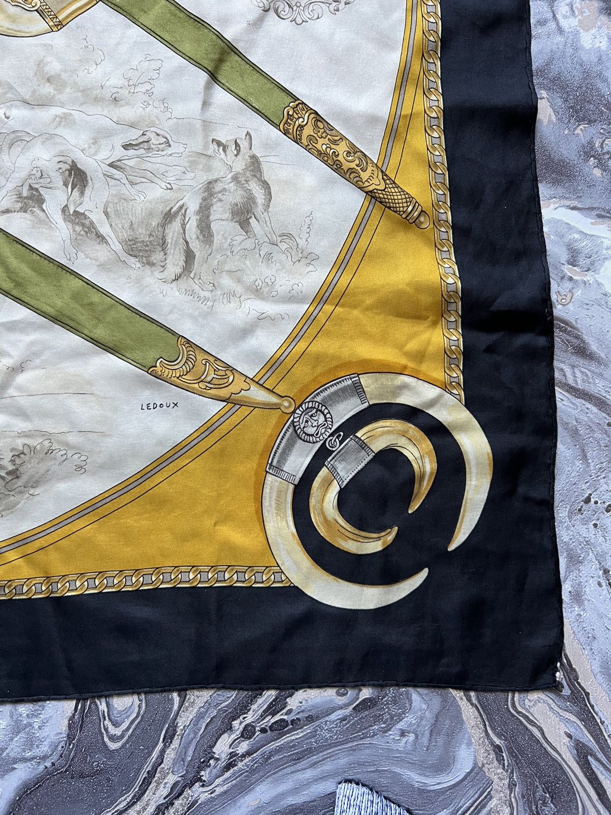 Hermes Rare Hermes Ledoux vintage Hunting weapon Silk Scarf Shawl Size ONE SIZE - 10 Thumbnail