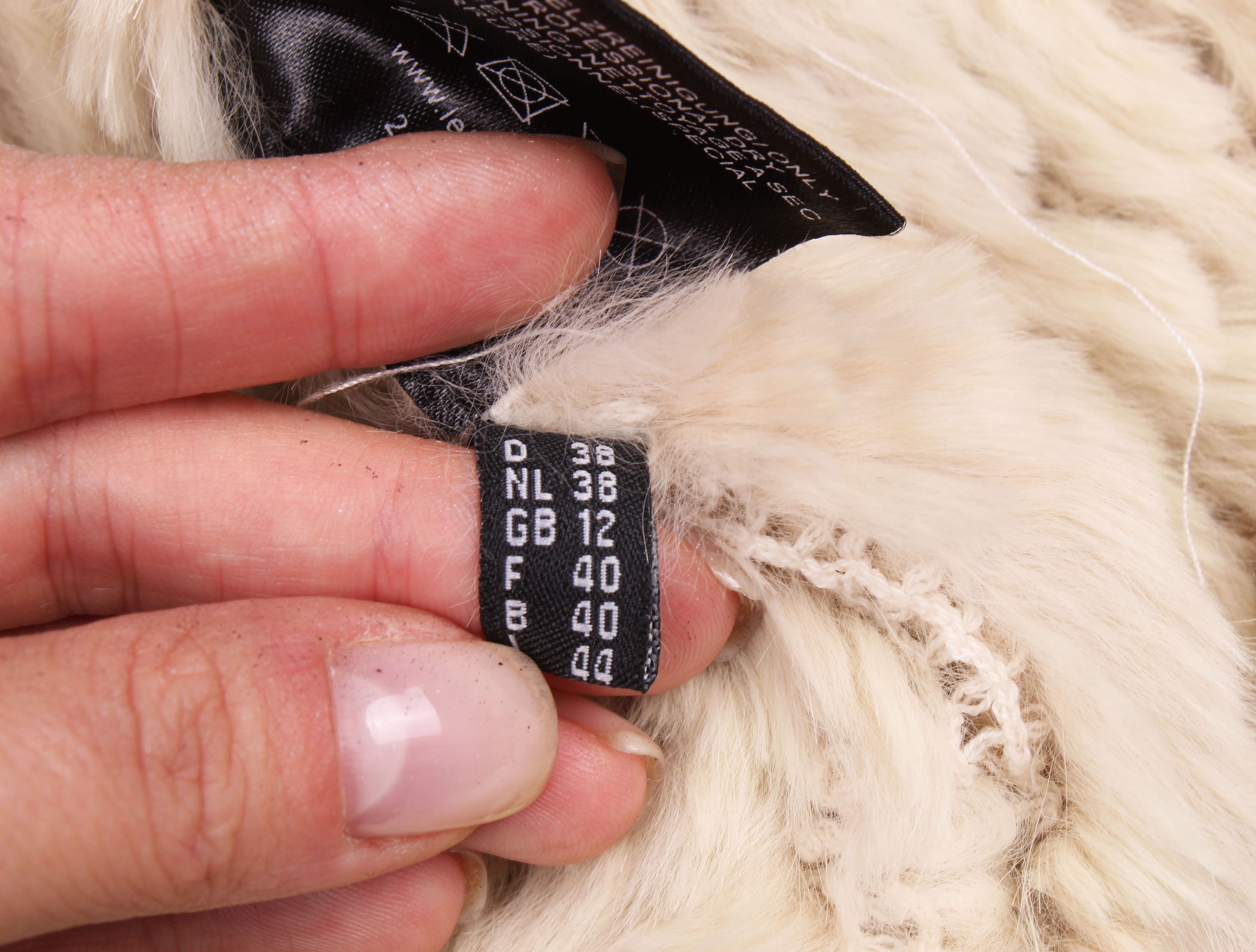 Designer × Vintage Vintage David Moore Y2K Mob Wife Rabbit Racoon Mix Fur Vest Size S / US 4 / IT 40 - 8 Thumbnail