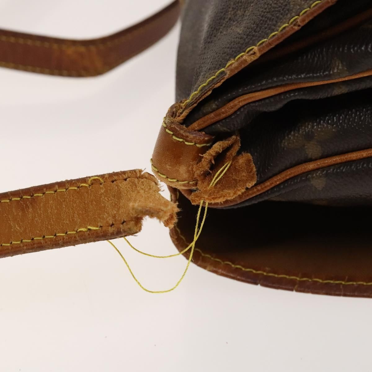 Louis Vuitton LOUIS VUITTON Monogram Saumur 30 Shoulder Bag M42256 Size ONE SIZE - 9 Thumbnail
