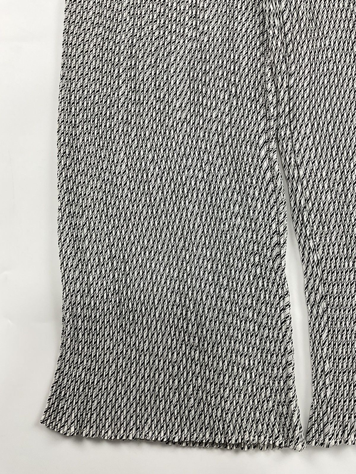 Issey Miyake Issey Miyake Pleated Wide Pants Size 30" / US 8 / IT 44 - 5 Thumbnail