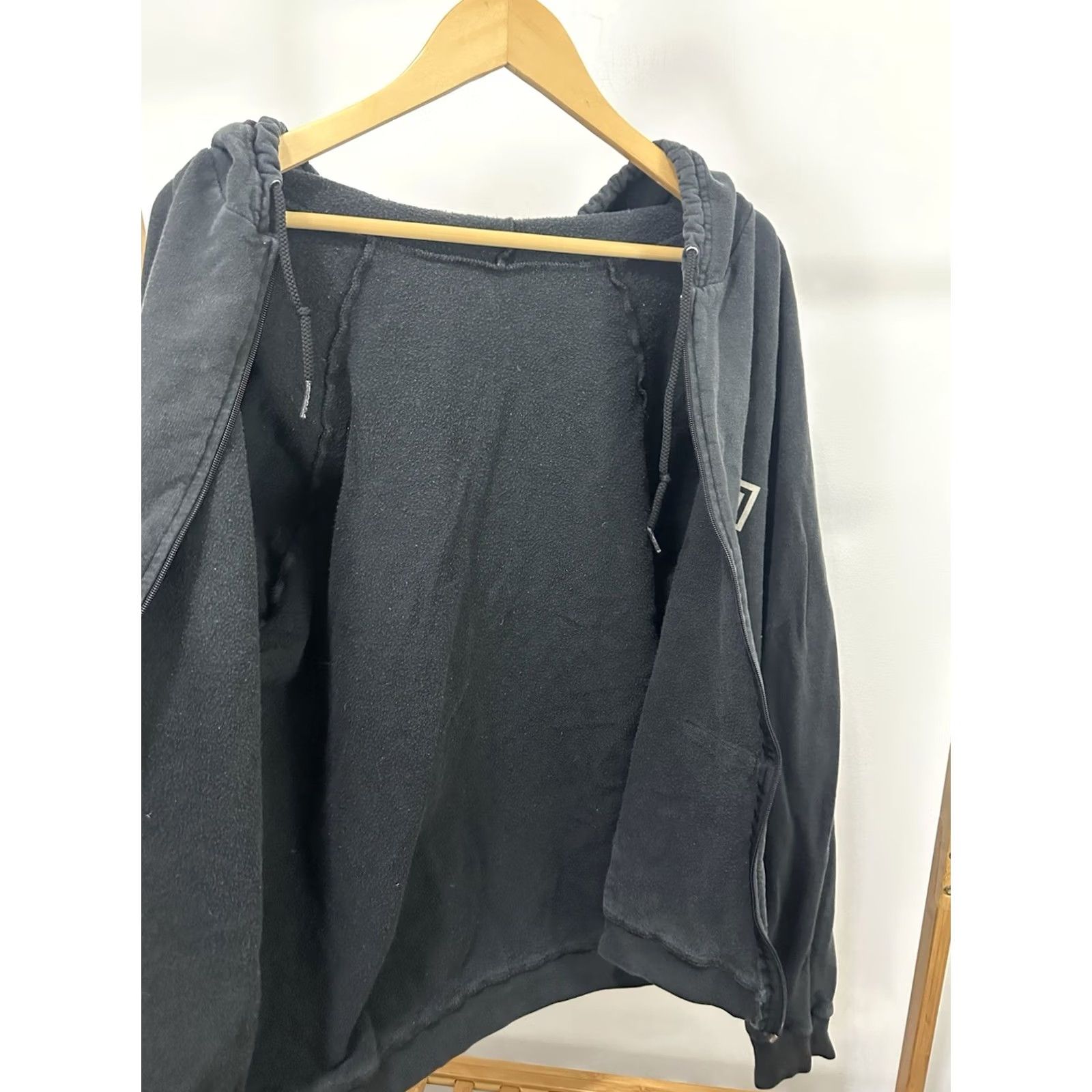 Olive VTG Nine Inch Nails Live 2006 NIN Band Concert Faded Zip Hoodie Sweatshirt Sz L Shirt Men Black XS? Size US L / EU 52-54 / 3 - 5 Thumbnail