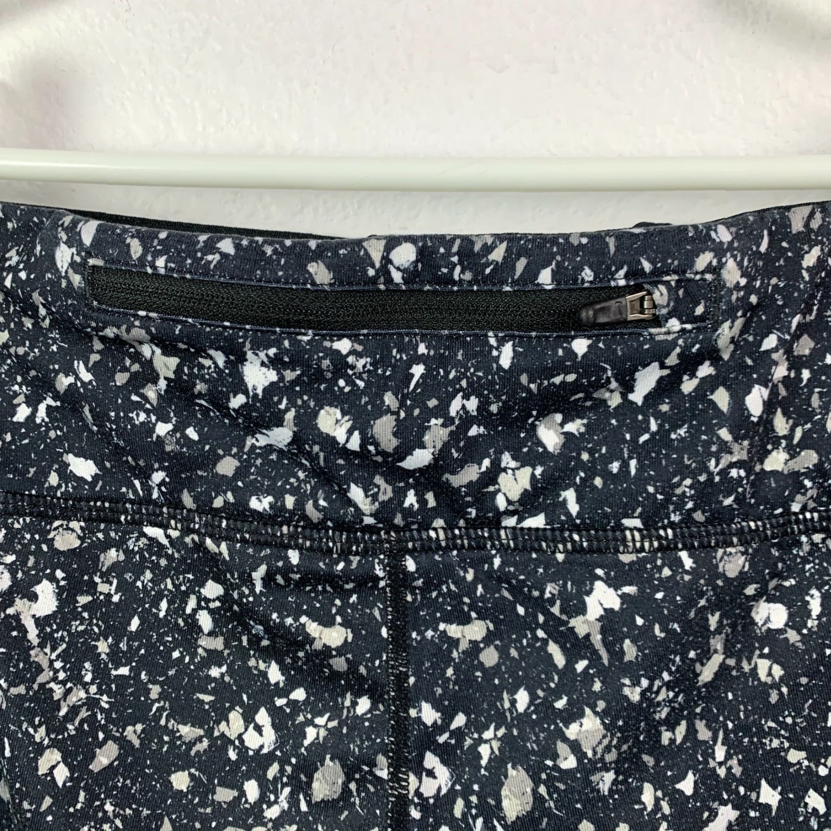 Nike Nike Essential Tights Womens XS Black Confetti 831667-010 Nike Dri-FIT Leggings Athletic XS Women Multicolor Casual Athleisure 27.25in Inseam Size ONE SIZE - 4 Thumbnail