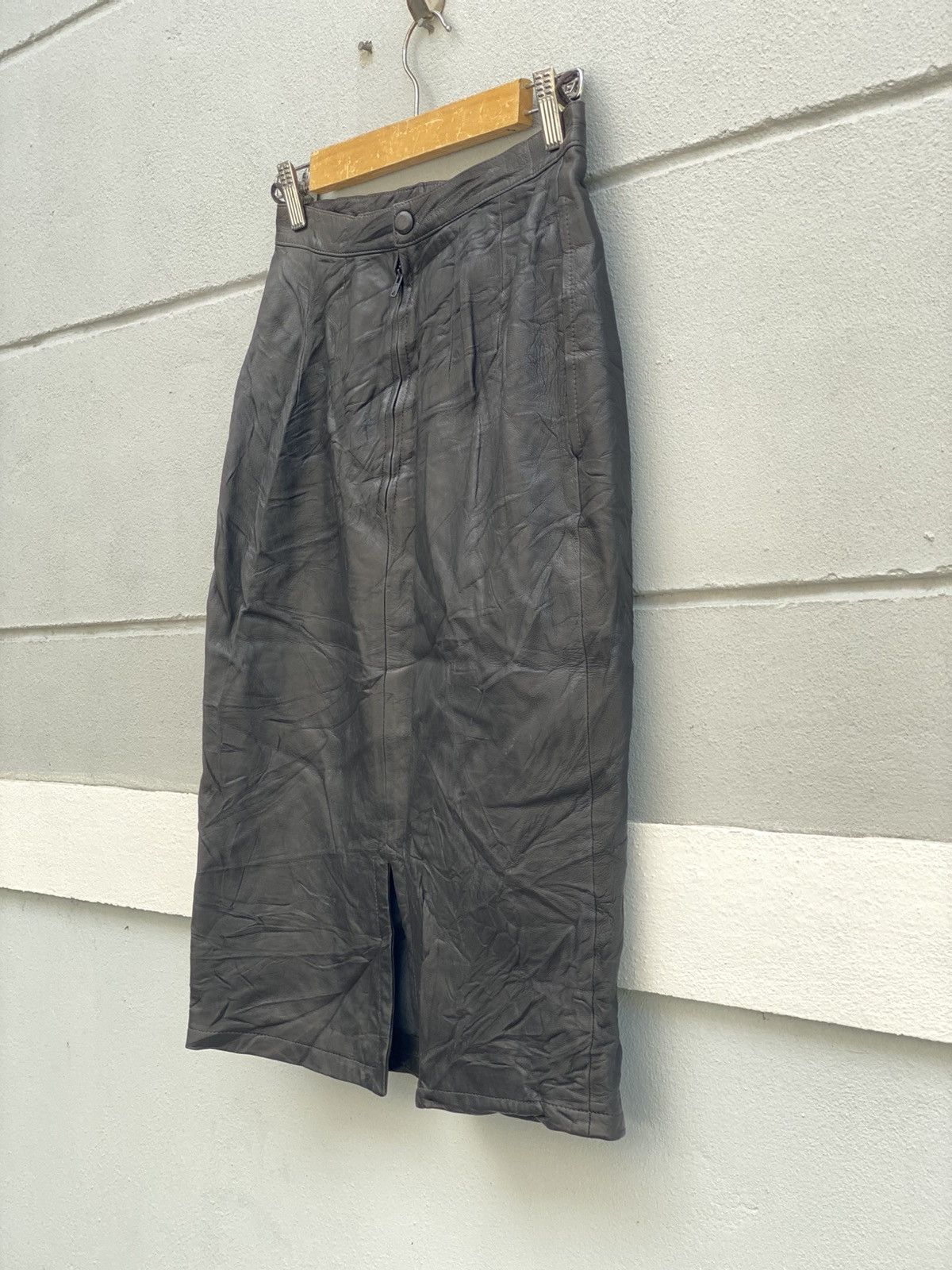 Hanae Mori Vintage 80s Hanae Mori Paris Bright Skirt black leather Size 26" / US 2 / IT 38 - 2 Thumbnail