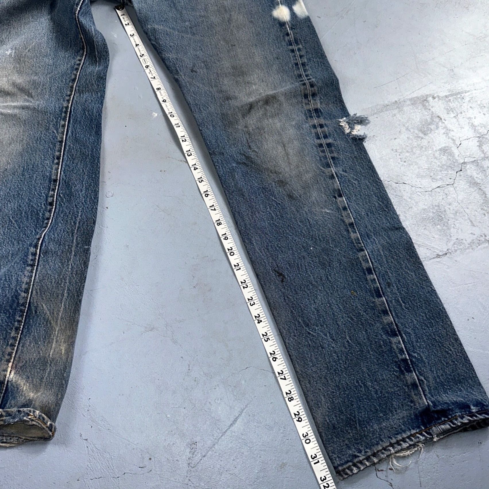 Levi's Levi's 501 XX Jeans Vintage 80s Redline Selvedge USA Med Wash 35x36 36 Inseam Button Block Distressed Regular Mens Jeans Size US 35 - 5 Thumbnail