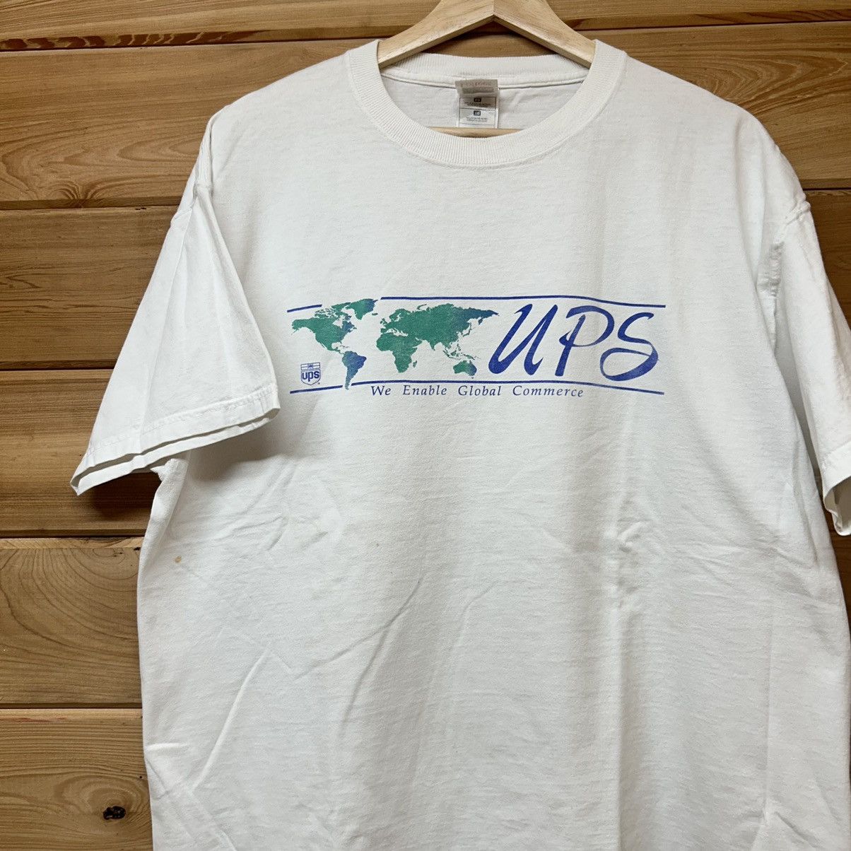 Vintage Vintage 90s UPS Shipping Company Globe Continent T Shirt Size US XL / EU 56 / 4 - 2 Thumbnail