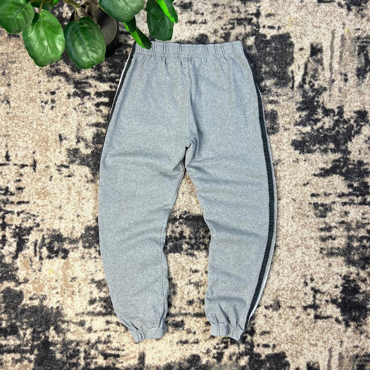 Nike Nike Big Embroidered Logo Baggy Sweatpants Size US 30 / EU 46 - 2 Thumbnail