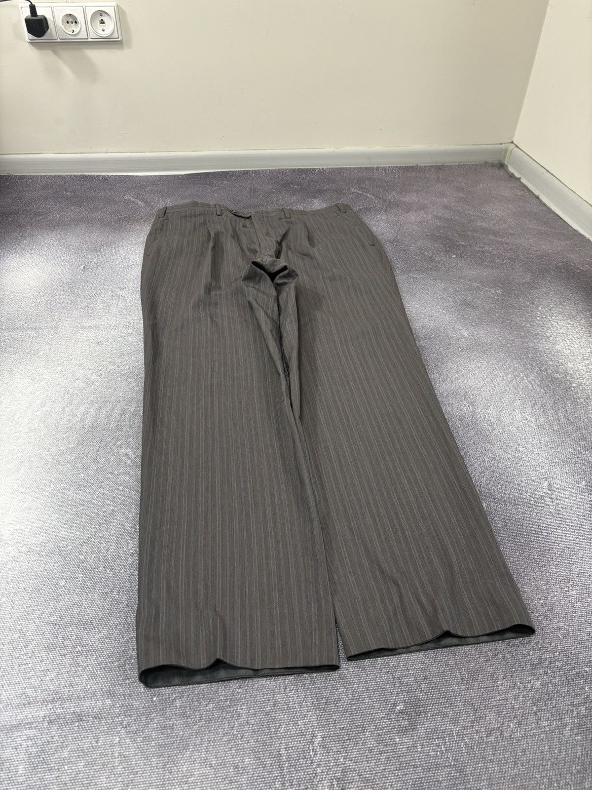 Kiton Kiton Napoli Men’s Pinstripe Light Brown 14 Micron Wool Suit Size 46R - 18 Thumbnail