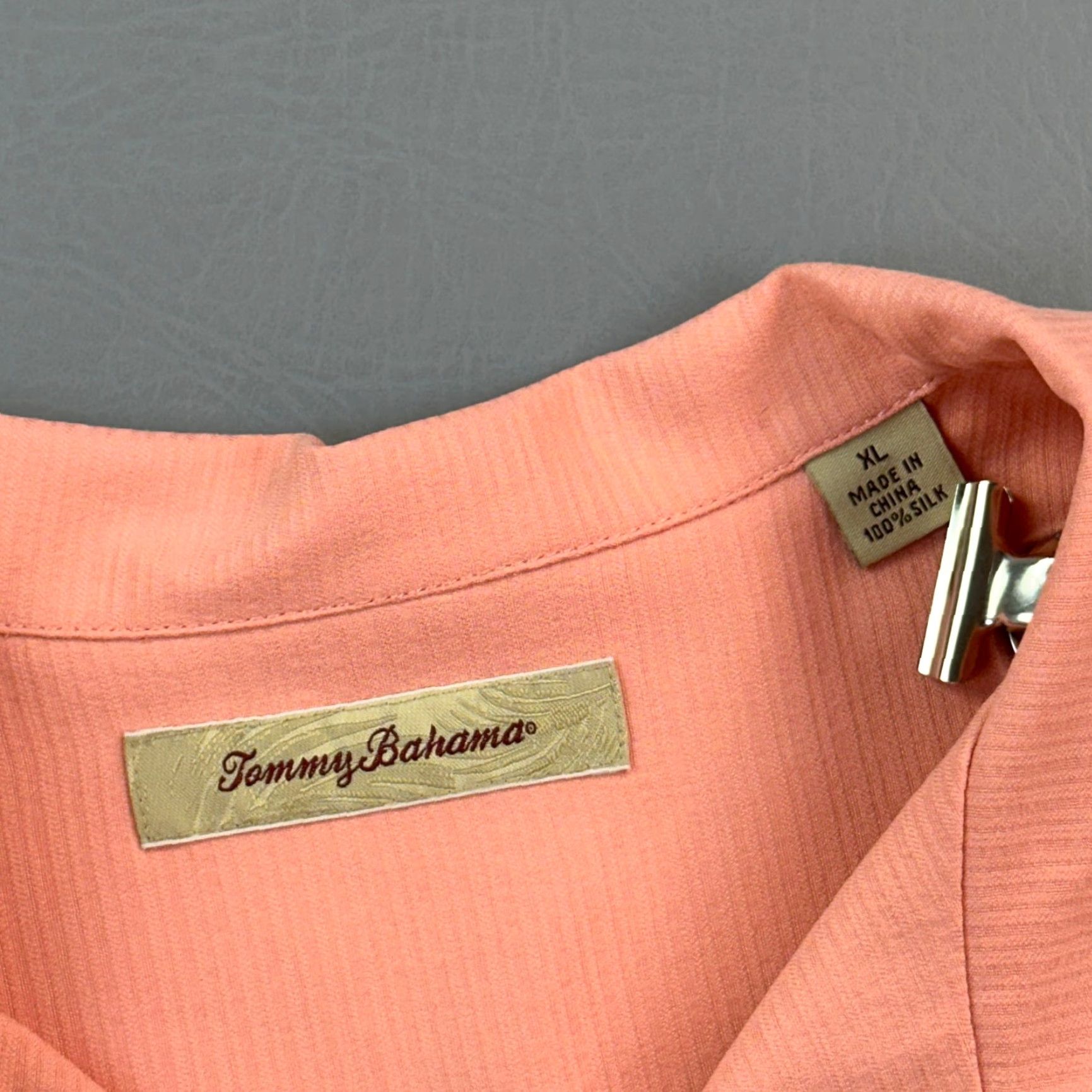 Tommy Bahama VINTAGE Tommy Bahama Shirt Mens XL Coral Silk Short Sleeve Hawaiian Camp Shirt Size US XL / EU 56 / 4 - 3 Thumbnail
