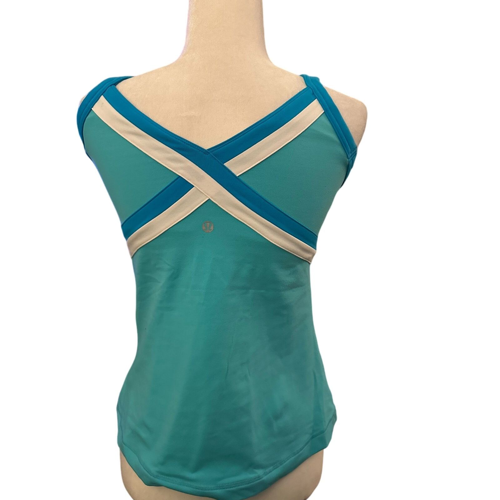 Lululemon Lululemon Tank Top with Built in Bra, Size Small Size S / US 4 / IT 40 - 4 Thumbnail