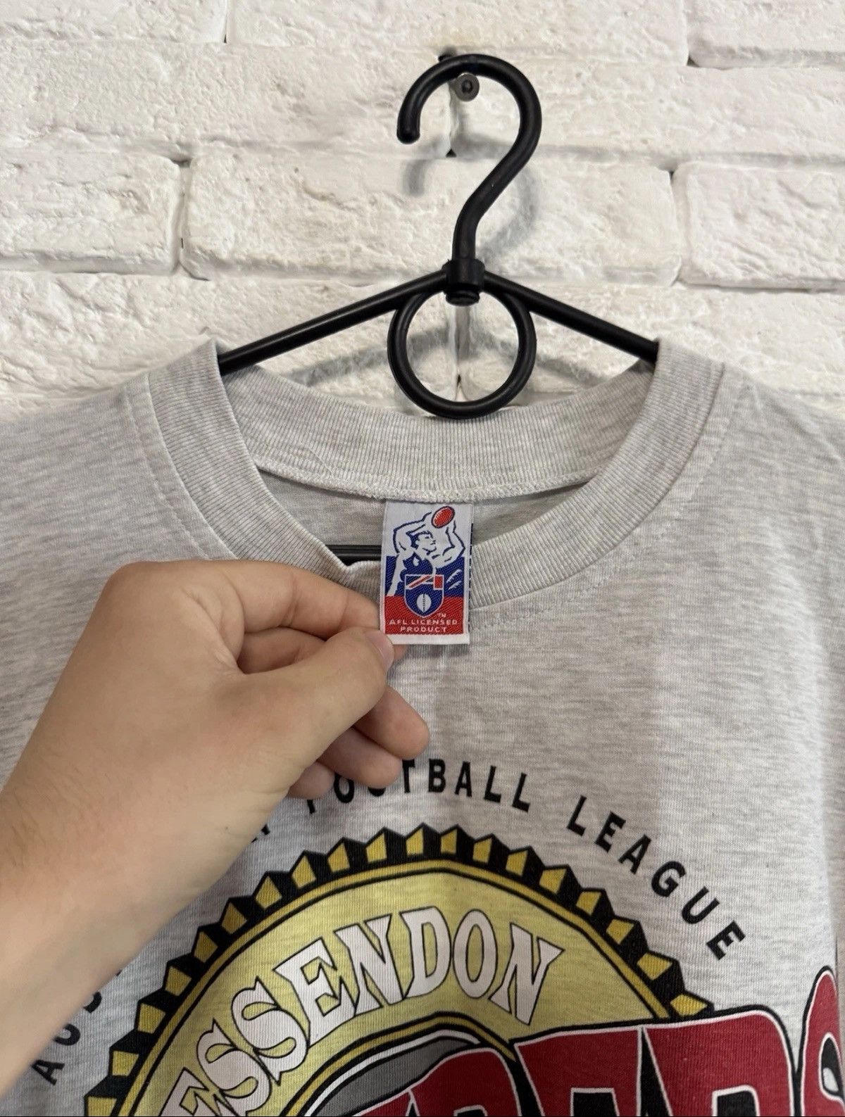 Other Vintage Full Boar Australian League Essedon Bombers T-shirt Size US L / EU 52-54 / 3 - 4 Thumbnail