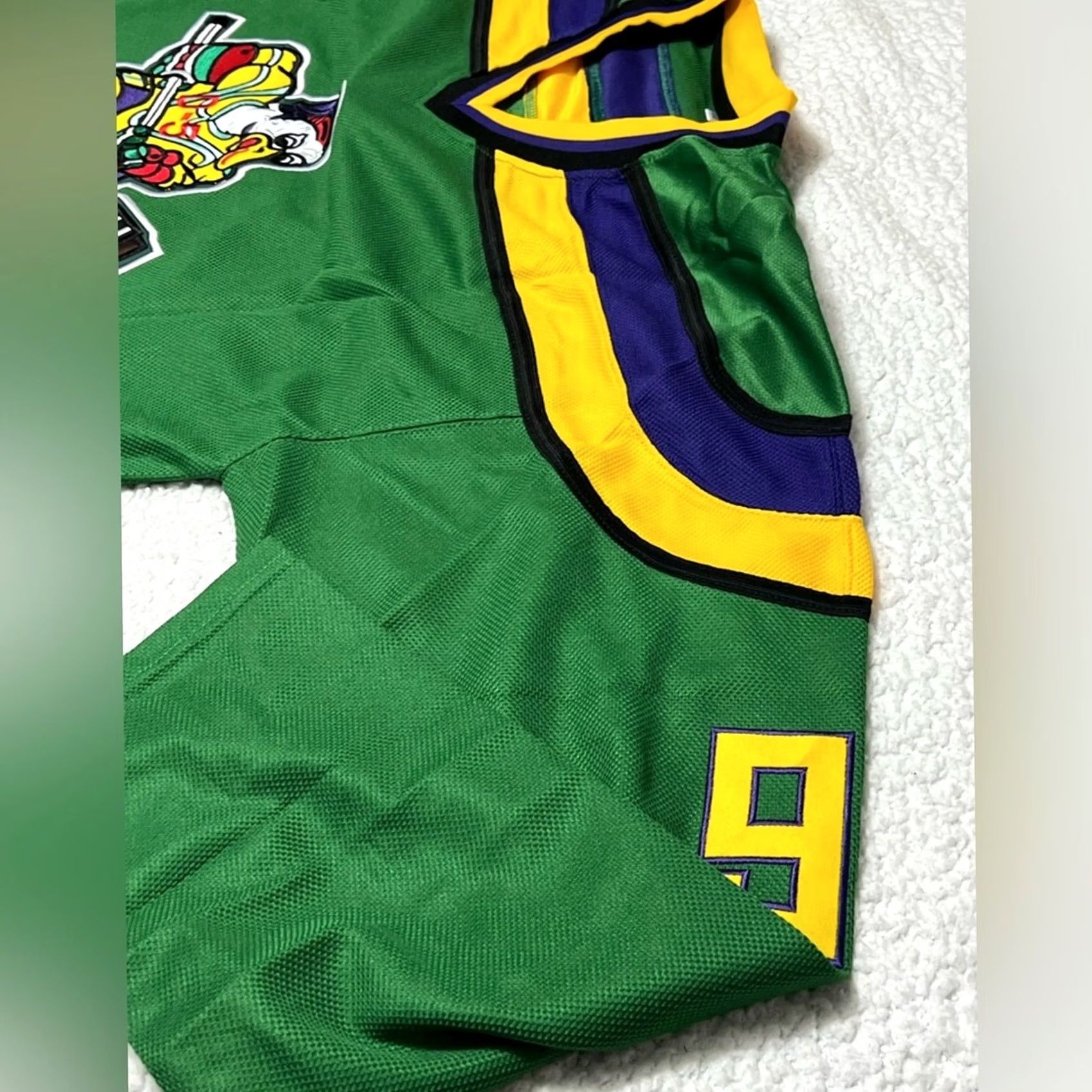 Vintage Mighty Ducks Adam Banks Hockey Jersey Embroidered Fight Strap BRAND NEW XXL Size US XXL / EU 58 / 5 - 4 Thumbnail