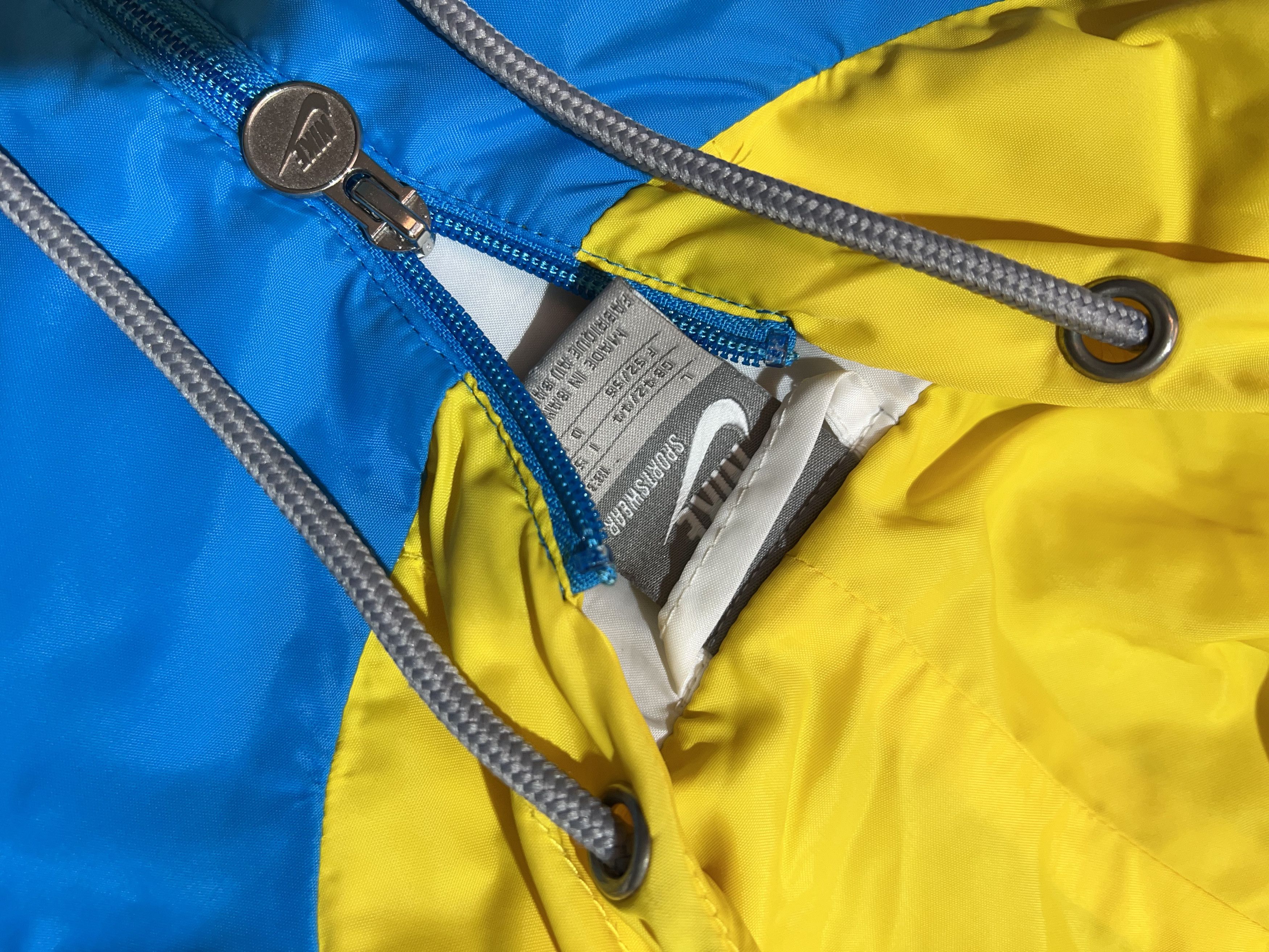 Nike Nike vintage windbreaker jacket casual ukraine y2k rare Size US L / EU 52-54 / 3 - 11 Thumbnail