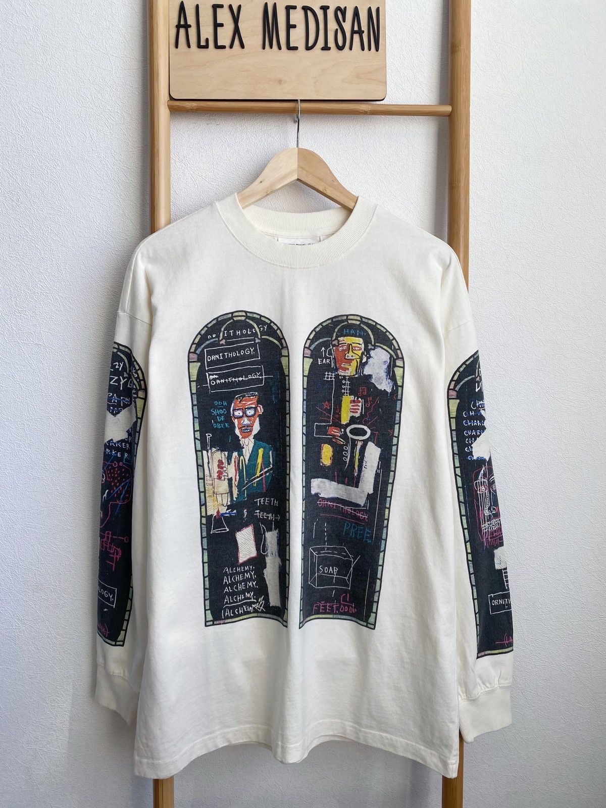 H&M × Jean-Michel Basquiat × Who Decides War WHO DECIDES WAR x BASQUIAT x H&M LONG SLEEVE RELAXED T-SHIRT Size US S / EU 44-46 / 1 - 2 Thumbnail