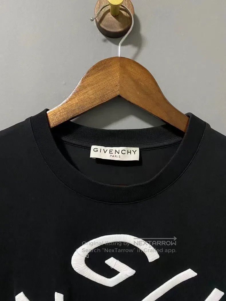 Givenchy Givenchy Letter Embroidered Black Short Sleeve Size US M / EU 48-50 / 2 - 3 Thumbnail