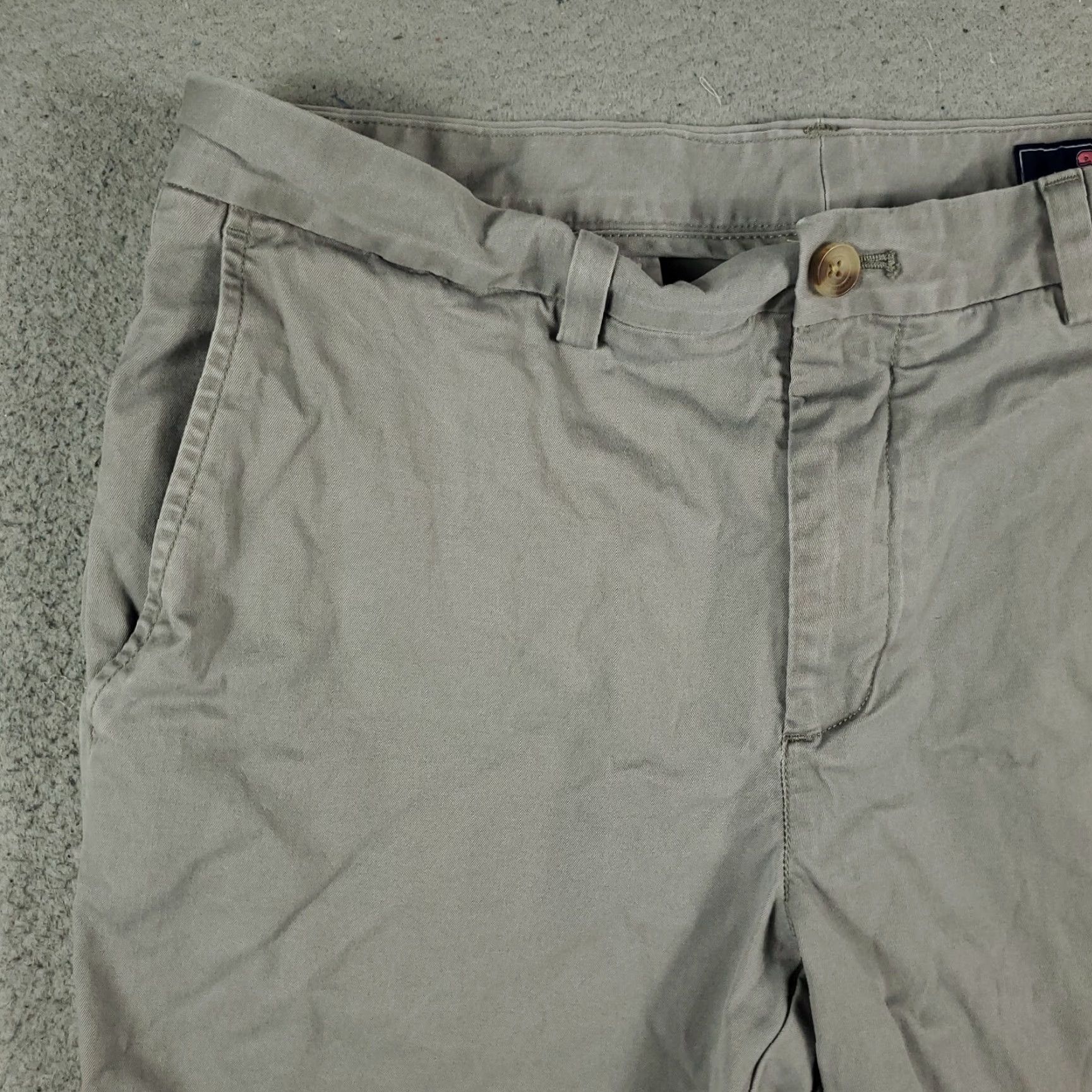 Vineyard Vines VINEYARD VINES Shorts Mens Size 33 Flat Front Chino Gray Casual Spring Summer Fall Winter Size US 33 - 2 Thumbnail