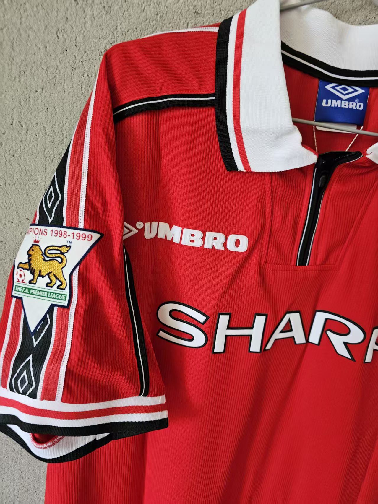Other 1998 MUFC #7 Beckham Jersey Home Size US L / EU 52-54 / 3 - 4 Thumbnail