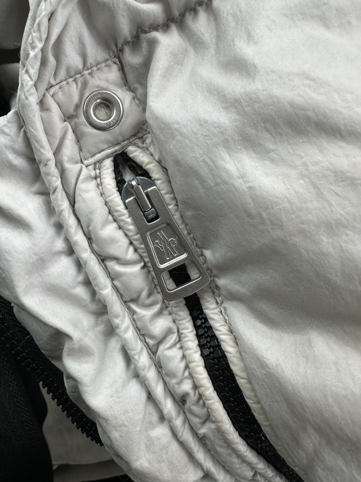 Moncler Moncler x 1017 ALYX 9SM Pettorina Vest 'Metallic Silver' Size US S / EU 44-46 / 1 - 13 Thumbnail
