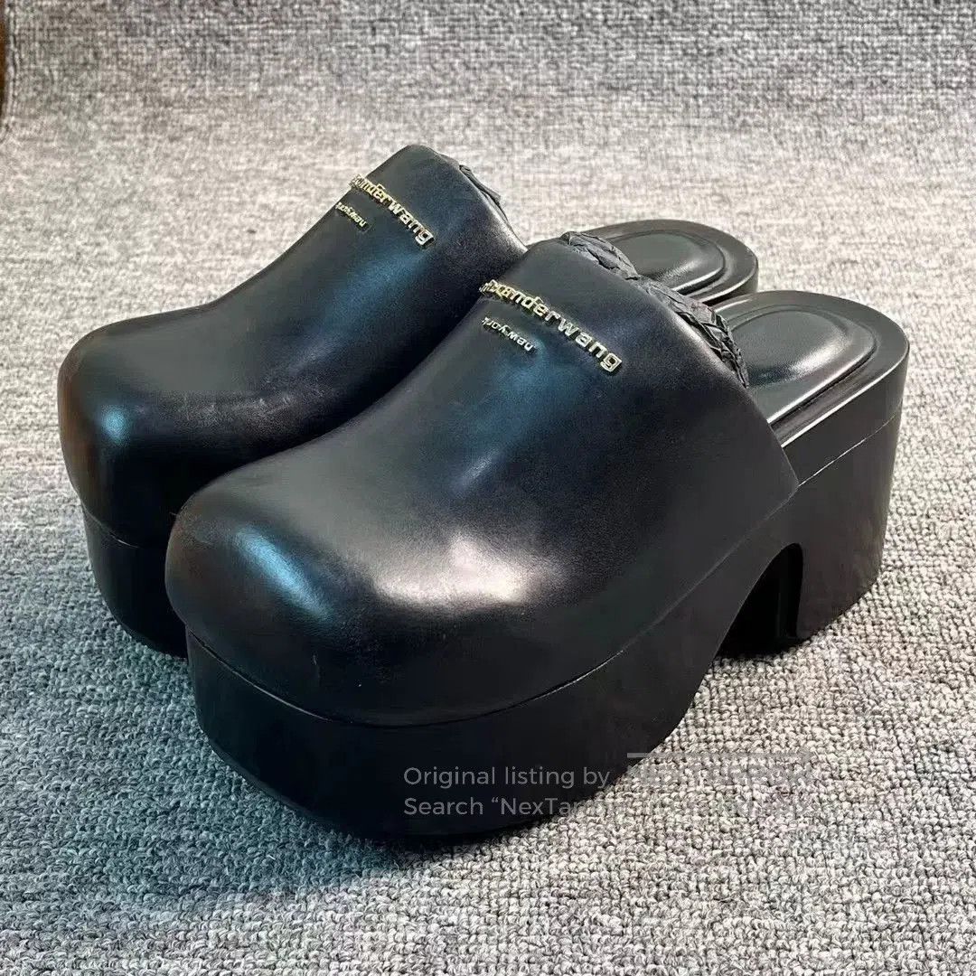 Alexander Wang Alexander Wang Black Logo Closed-Toe Slippers. Size US 4 / IT 34 - 1 Thumbnail